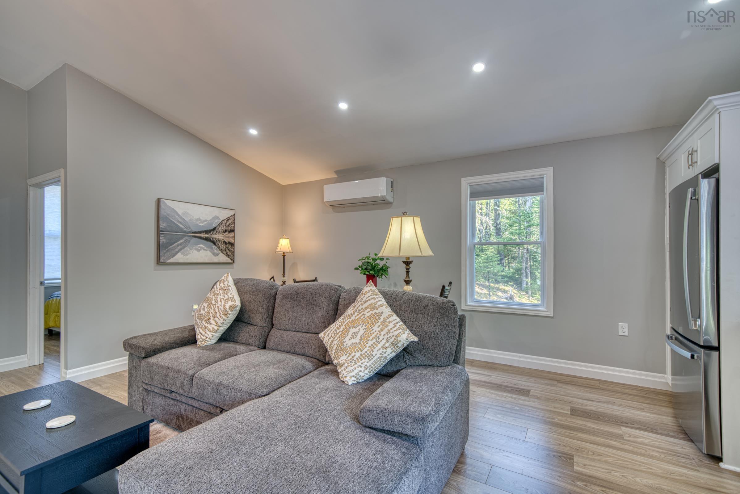 $699,000.00: 7 Lakeview Road, Hemford