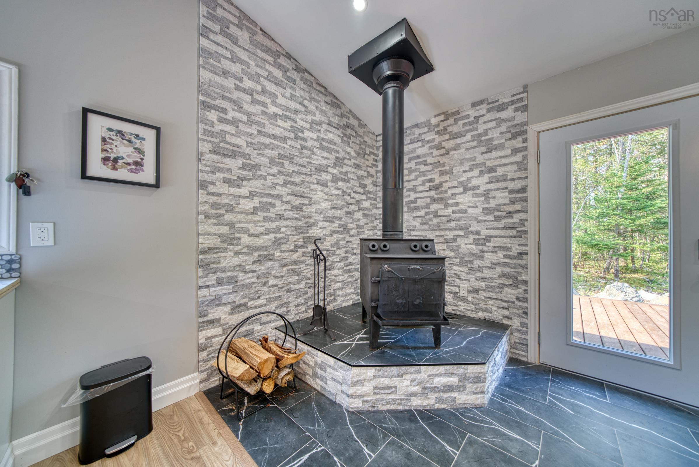 $699,000.00: 7 Lakeview Road, Hemford