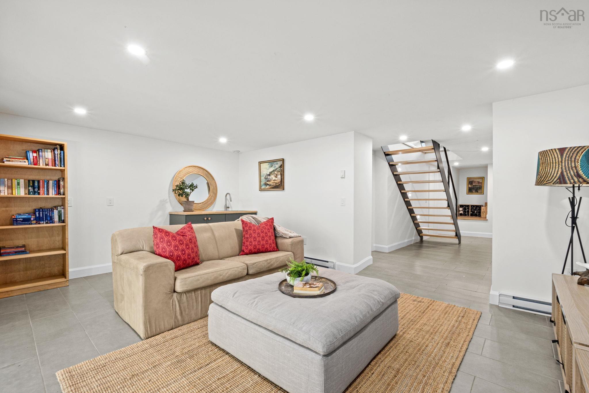 $2,595,000.00: 5719 Southwood Drive, Halifax