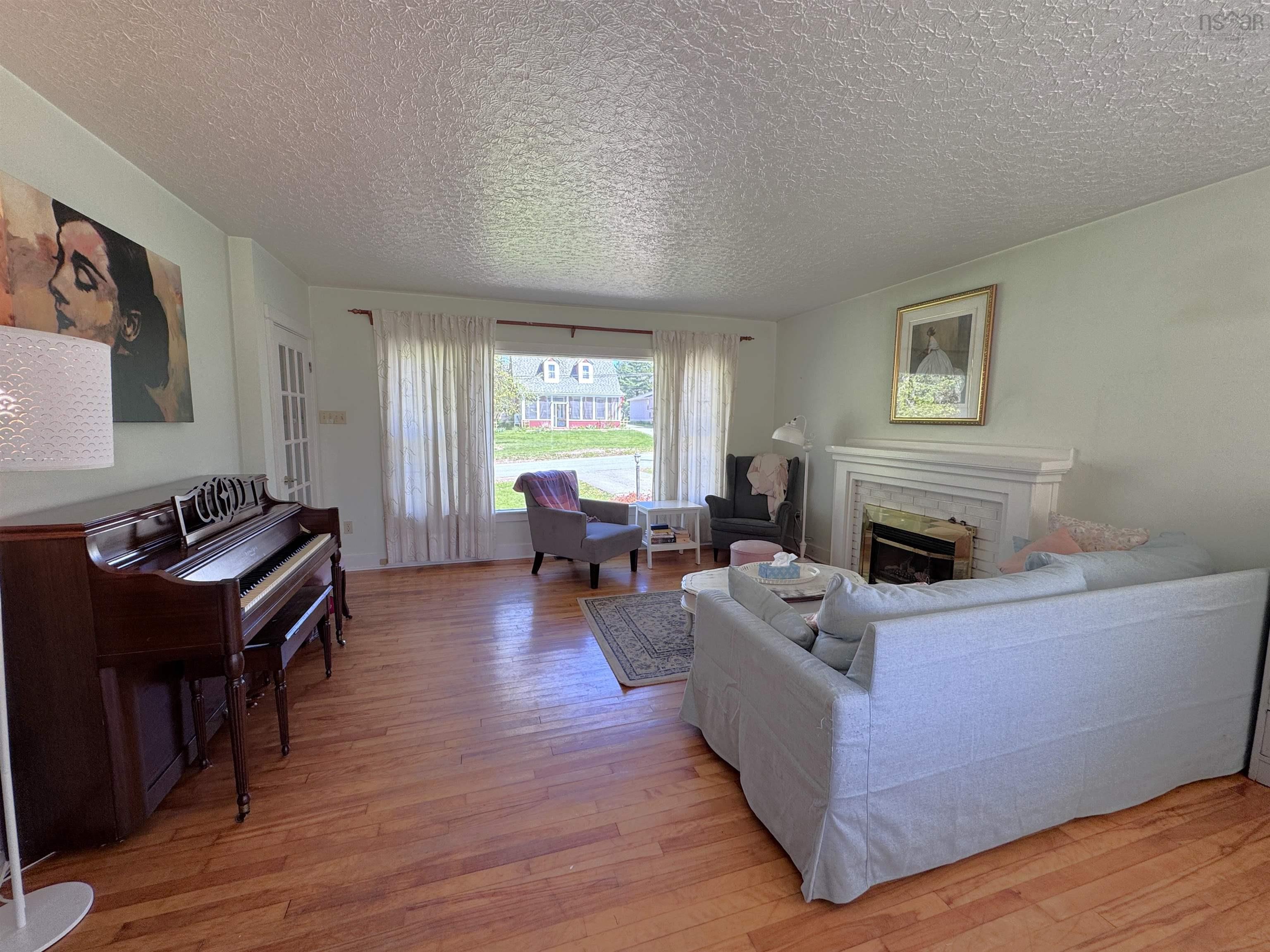 $300,000.00: 31 Cottage Street, Pictou