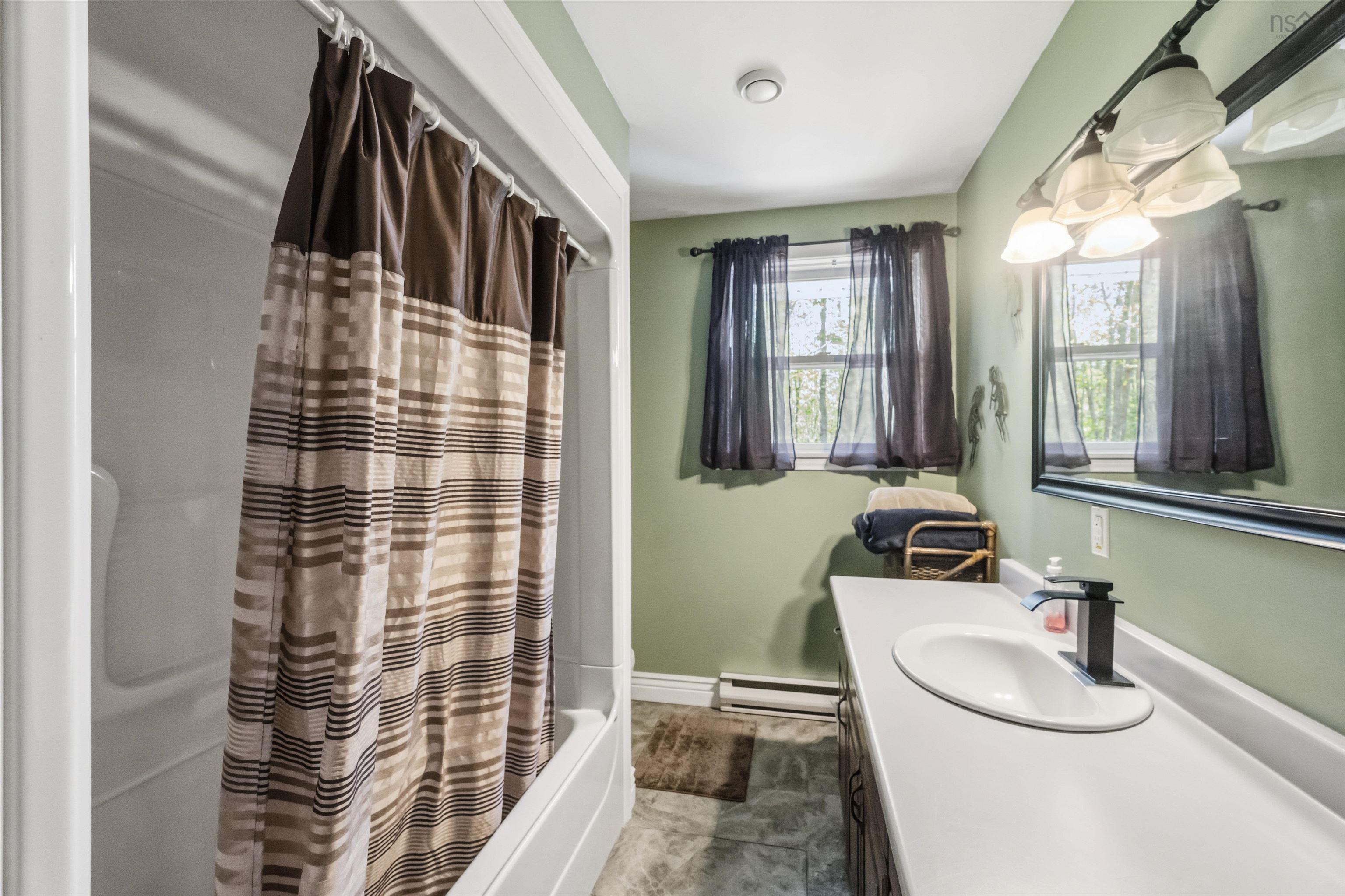 $650,000.00: 2410 Loretta Avenue, Coldbrook