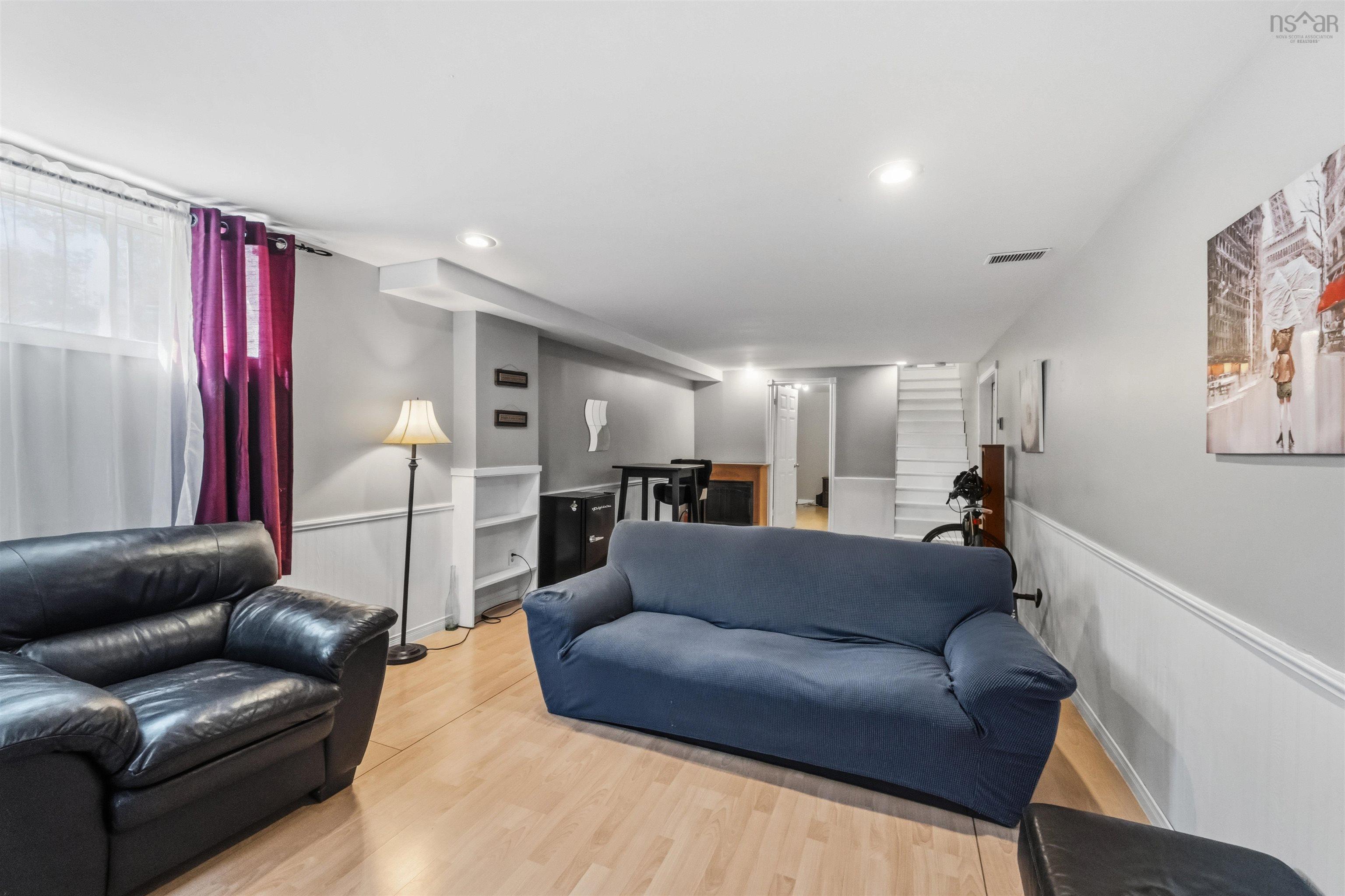 $650,000.00: 2410 Loretta Avenue, Coldbrook