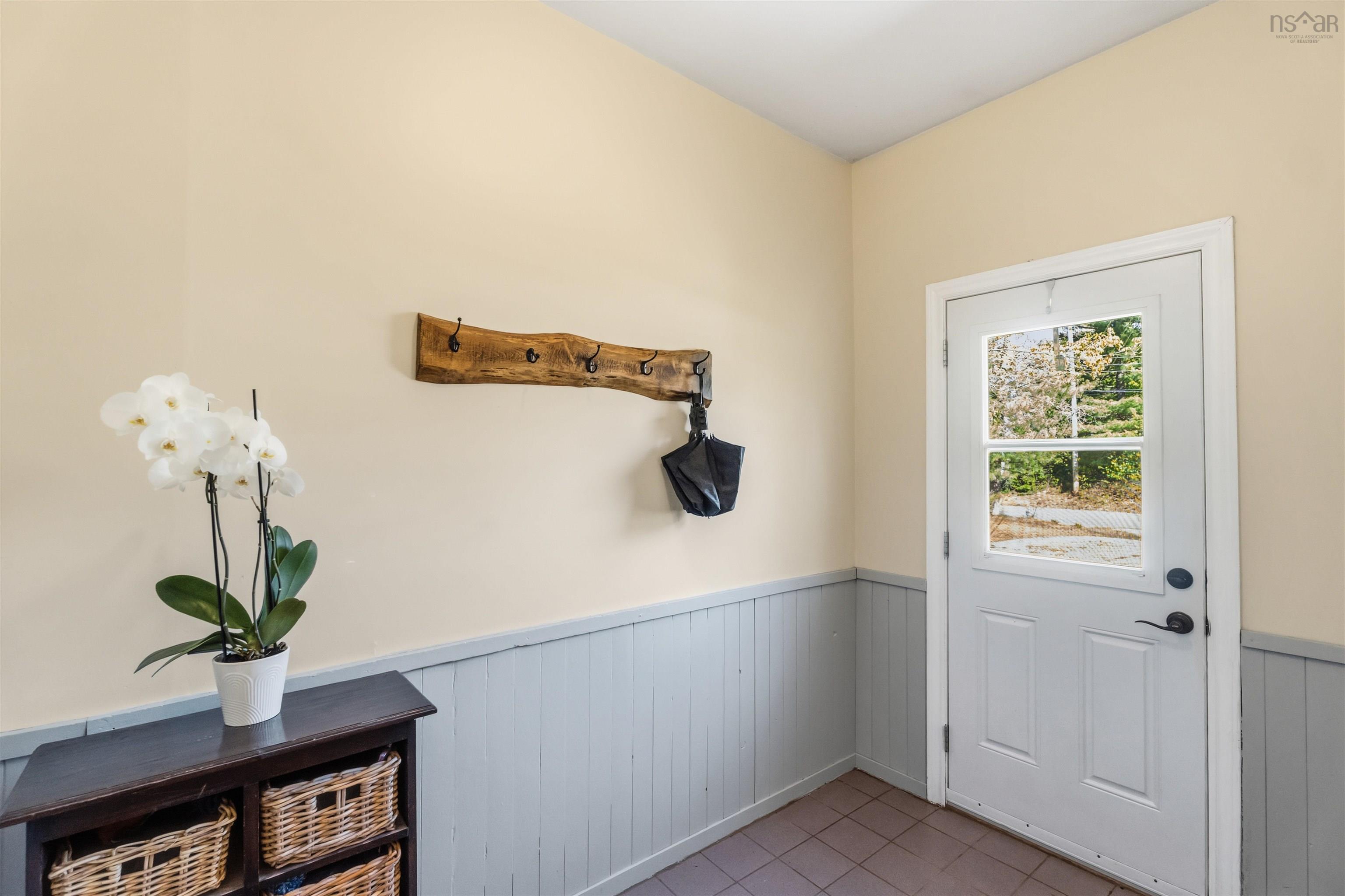 $650,000.00: 2410 Loretta Avenue, Coldbrook