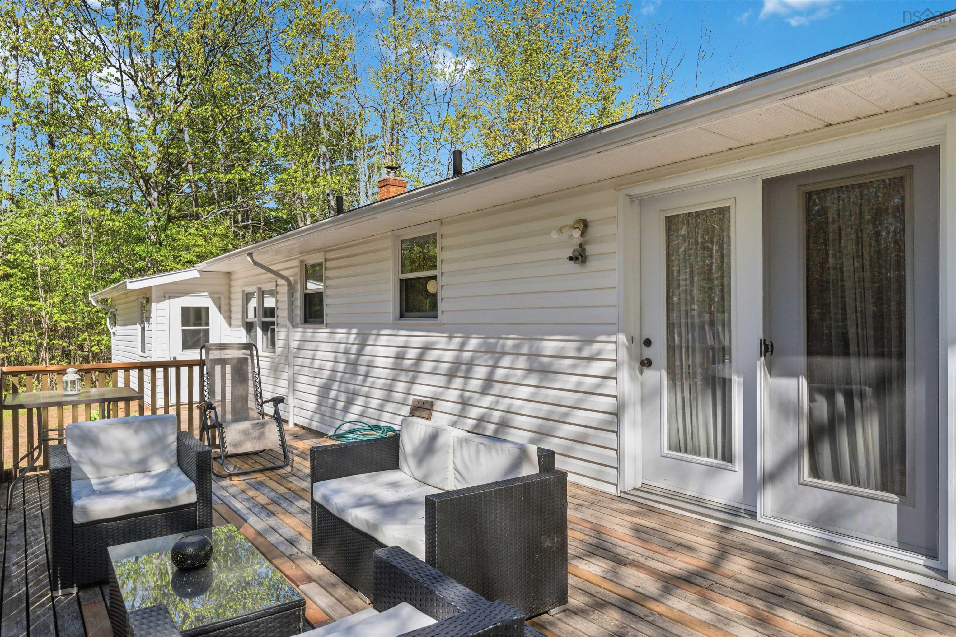 $650,000.00: 2410 Loretta Avenue, Coldbrook