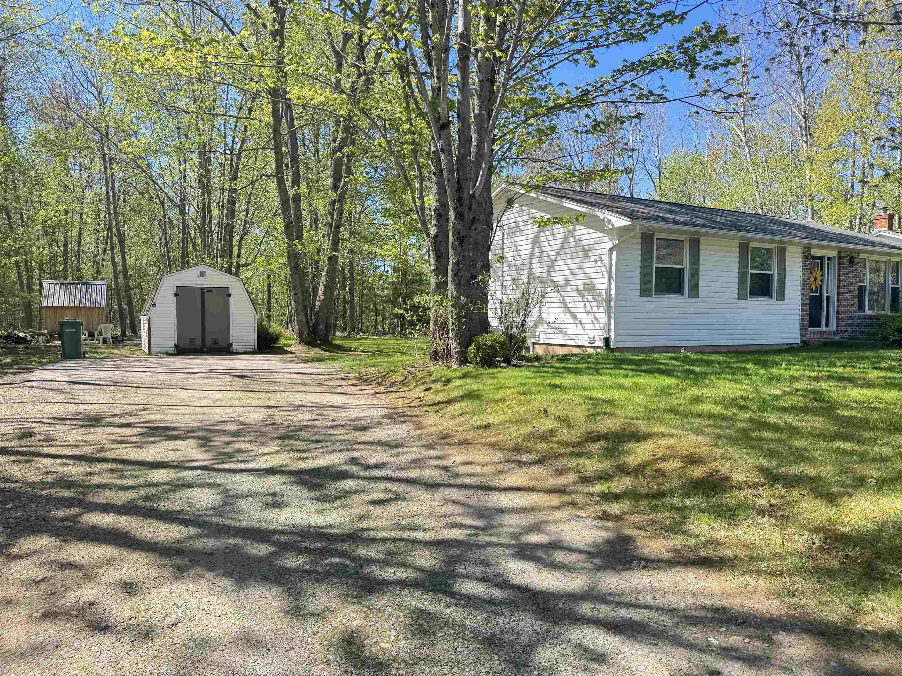 $650,000.00: 2410 Loretta Avenue, Coldbrook