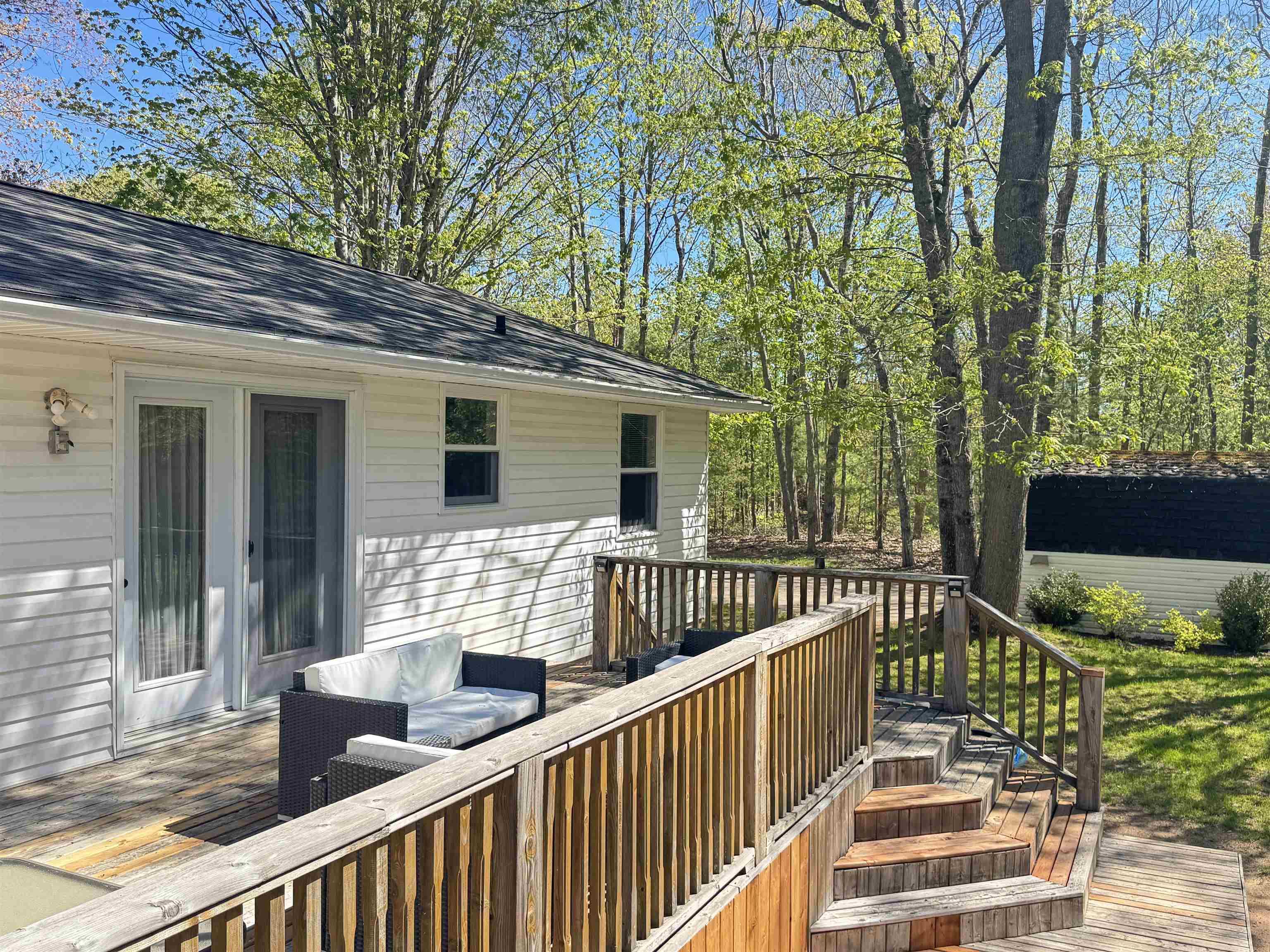 $650,000.00: 2410 Loretta Avenue, Coldbrook