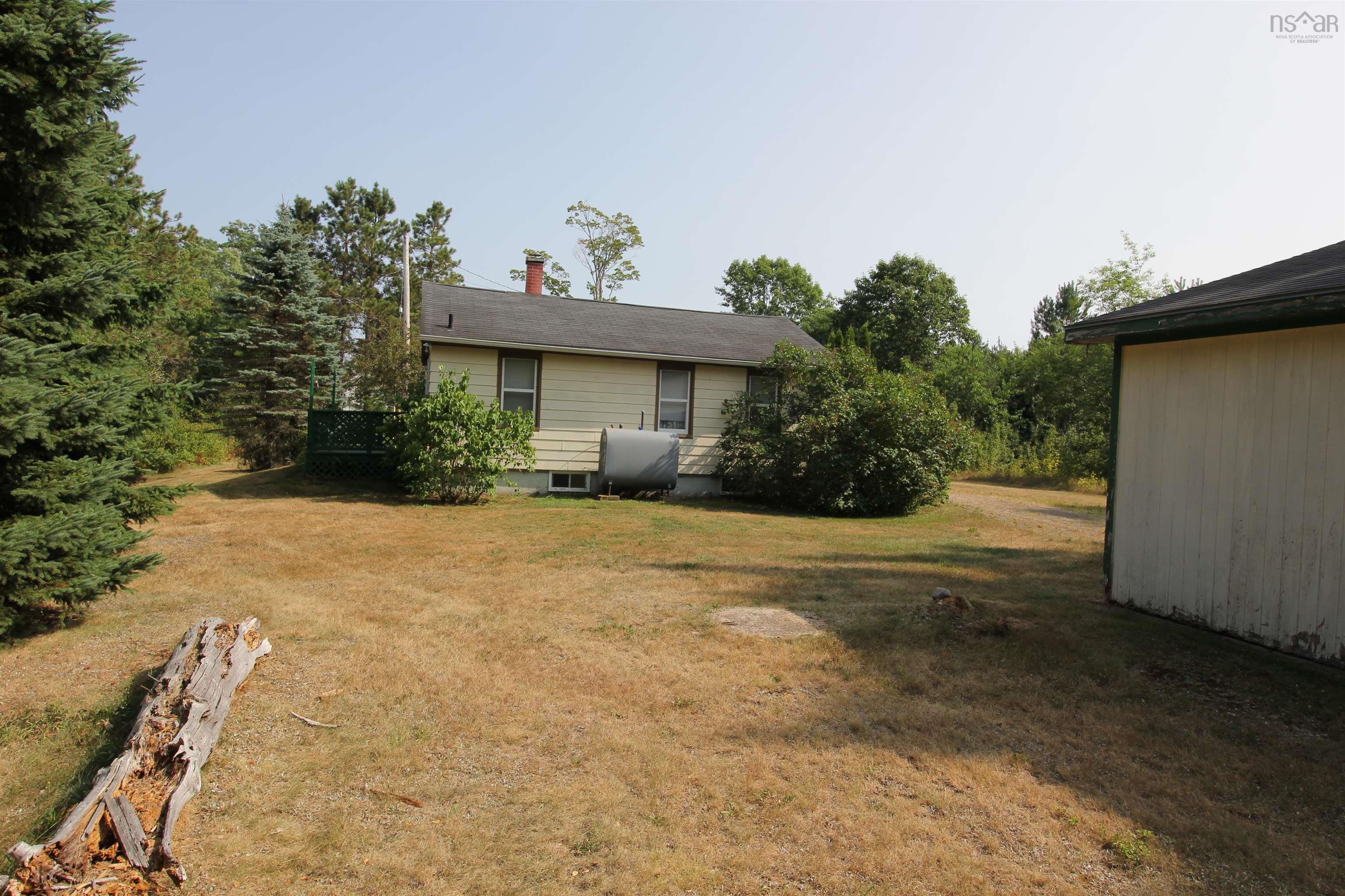 $253,500.00: 14621 Highway 1, Wilmot