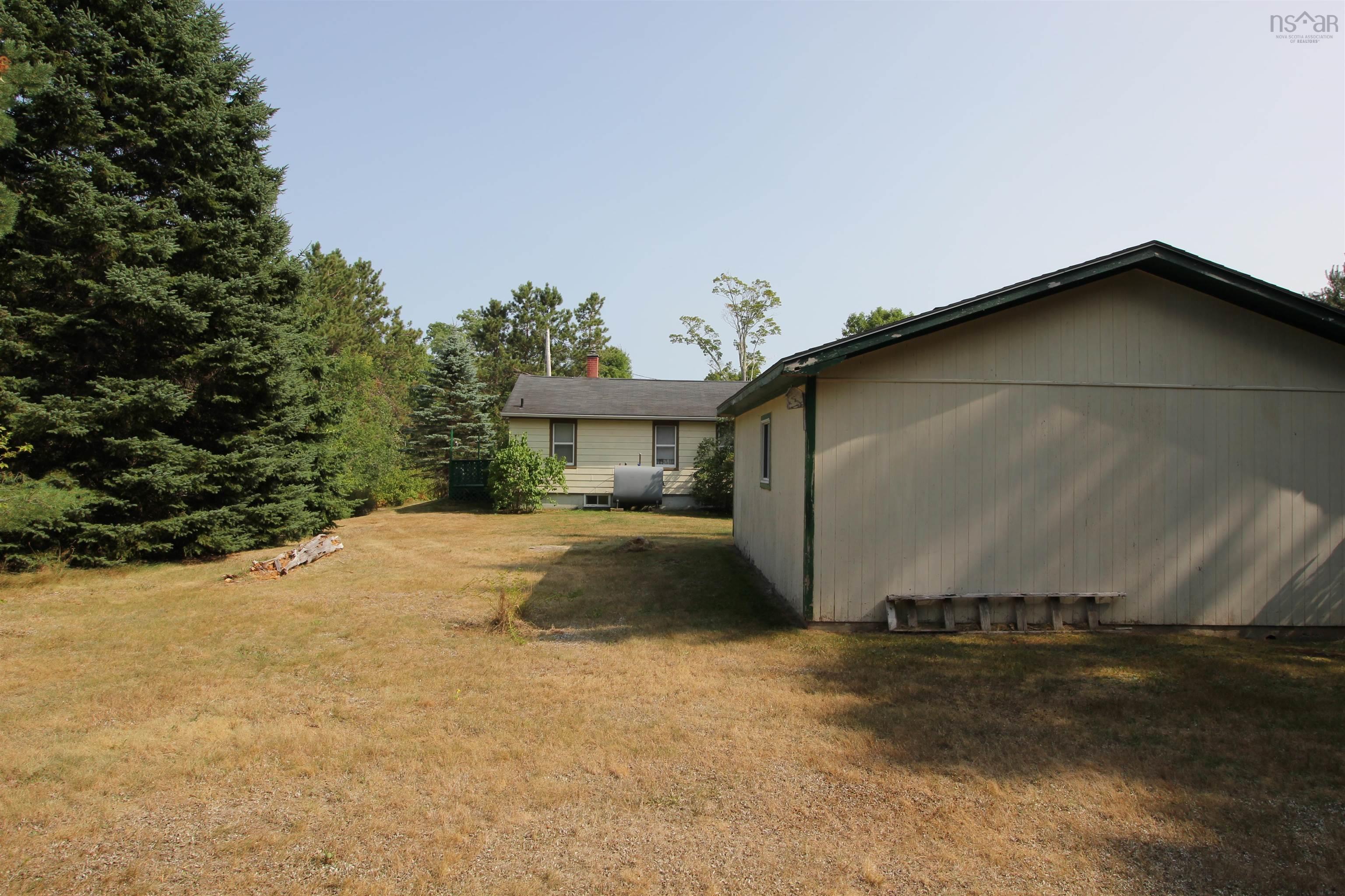 $253,500.00: 14621 Highway 1, Wilmot