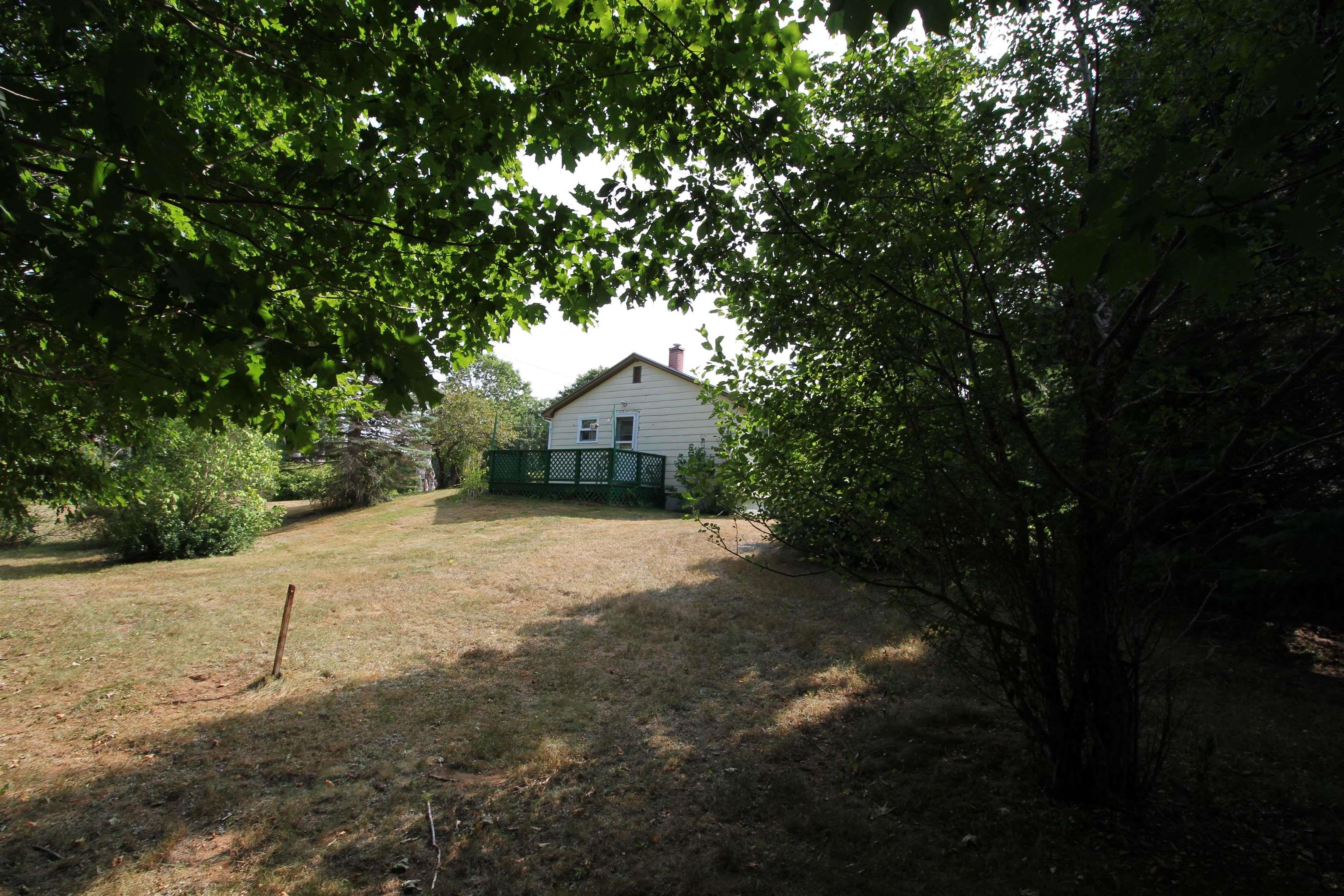 $253,500.00: 14621 Highway 1, Wilmot