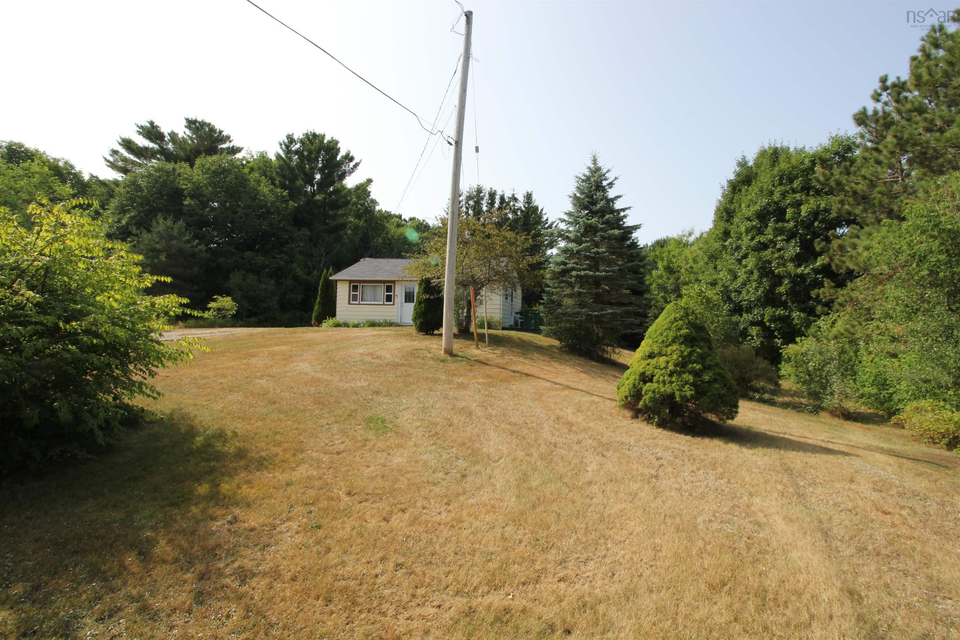 $253,500.00: 14621 Highway 1, Wilmot