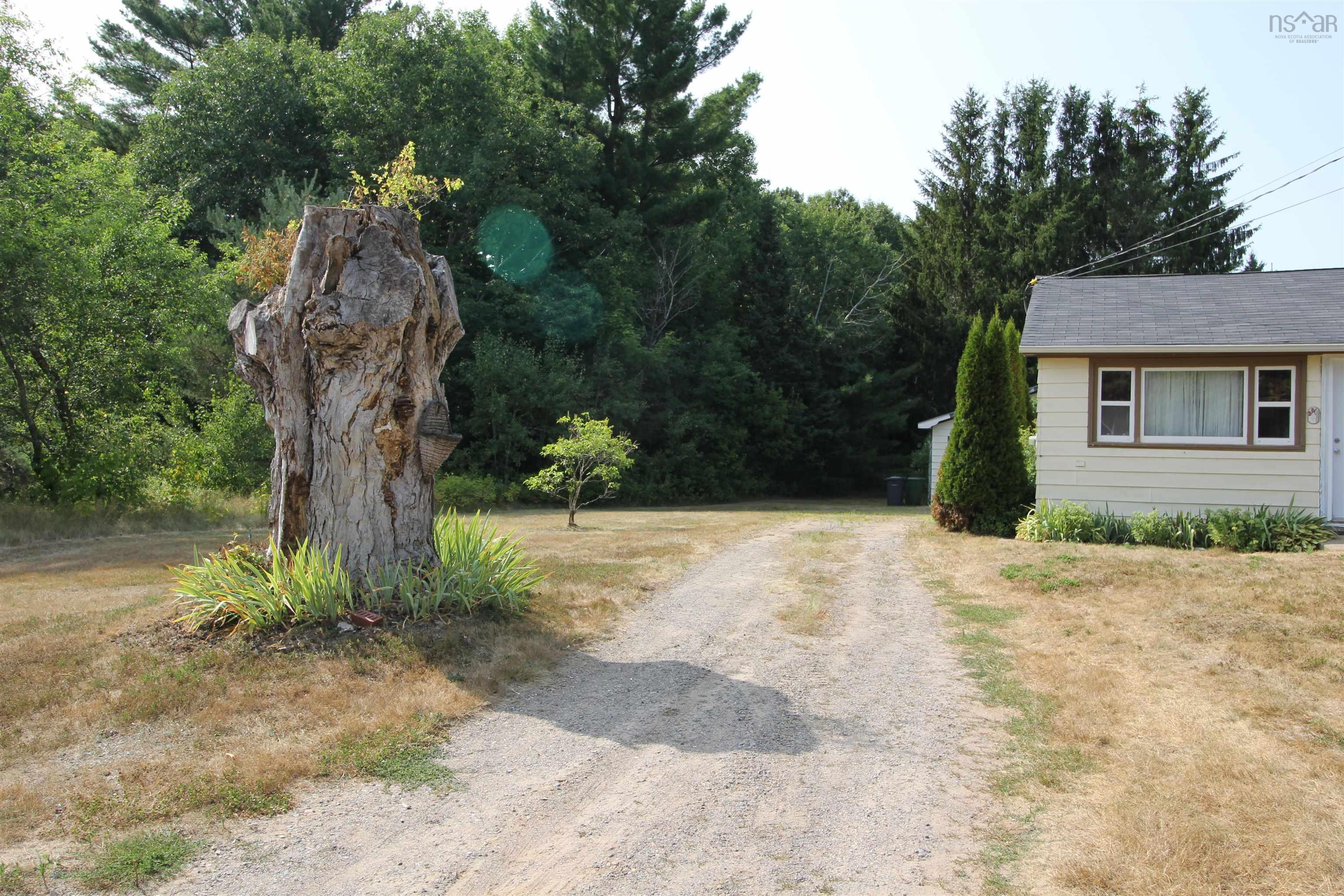 $253,500.00: 14621 Highway 1, Wilmot