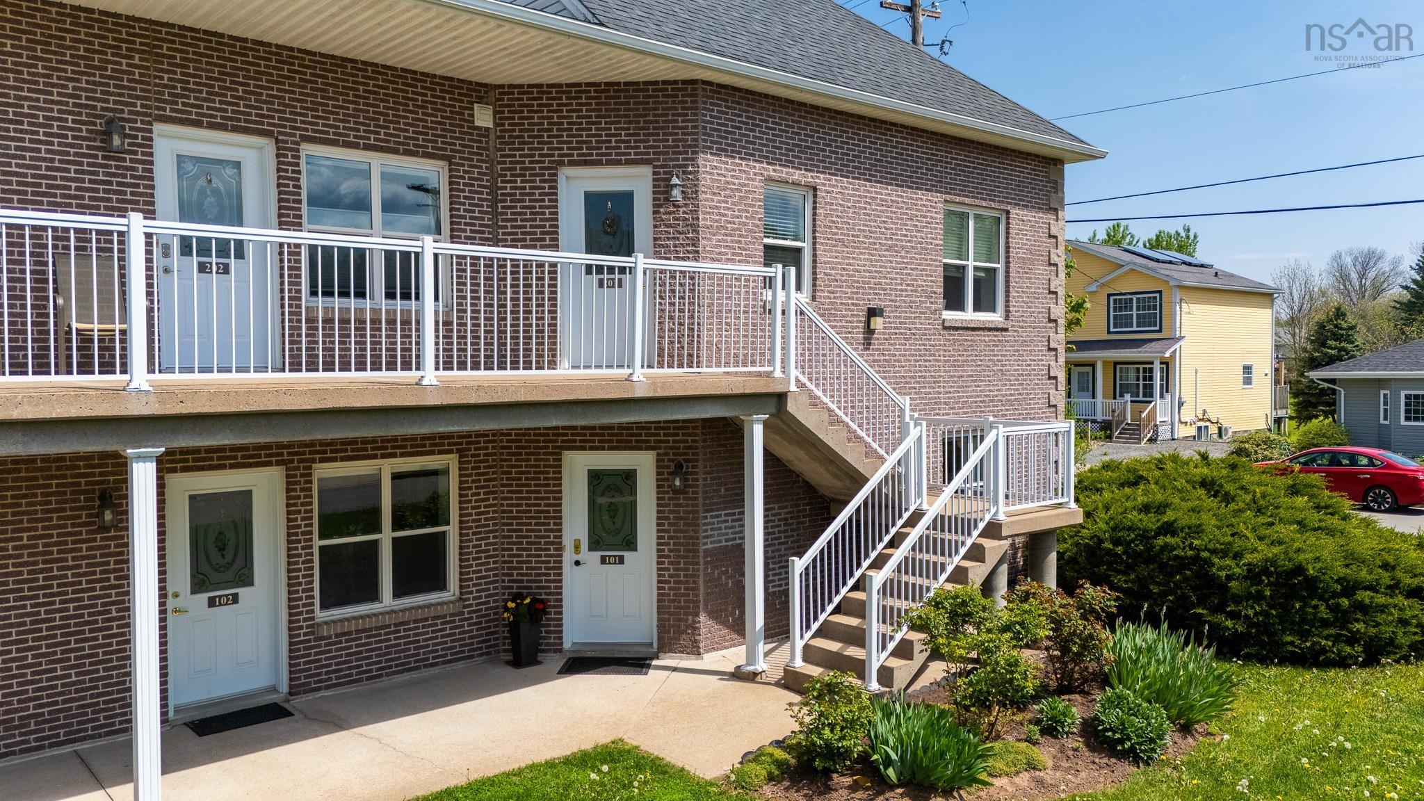$439,000.00: 101 42 Bigelow Street, Wolfville