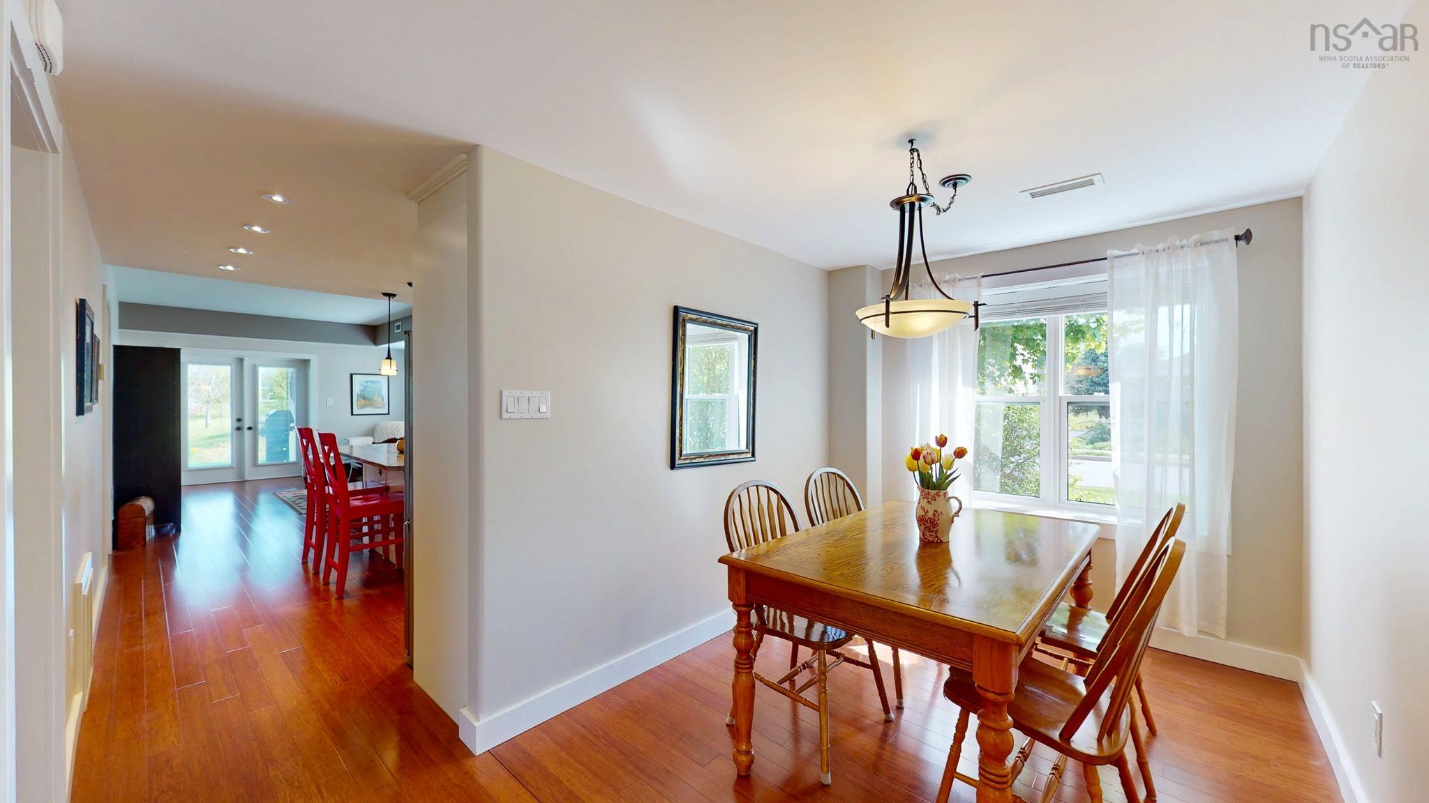 $439,000.00: 101 42 Bigelow Street, Wolfville