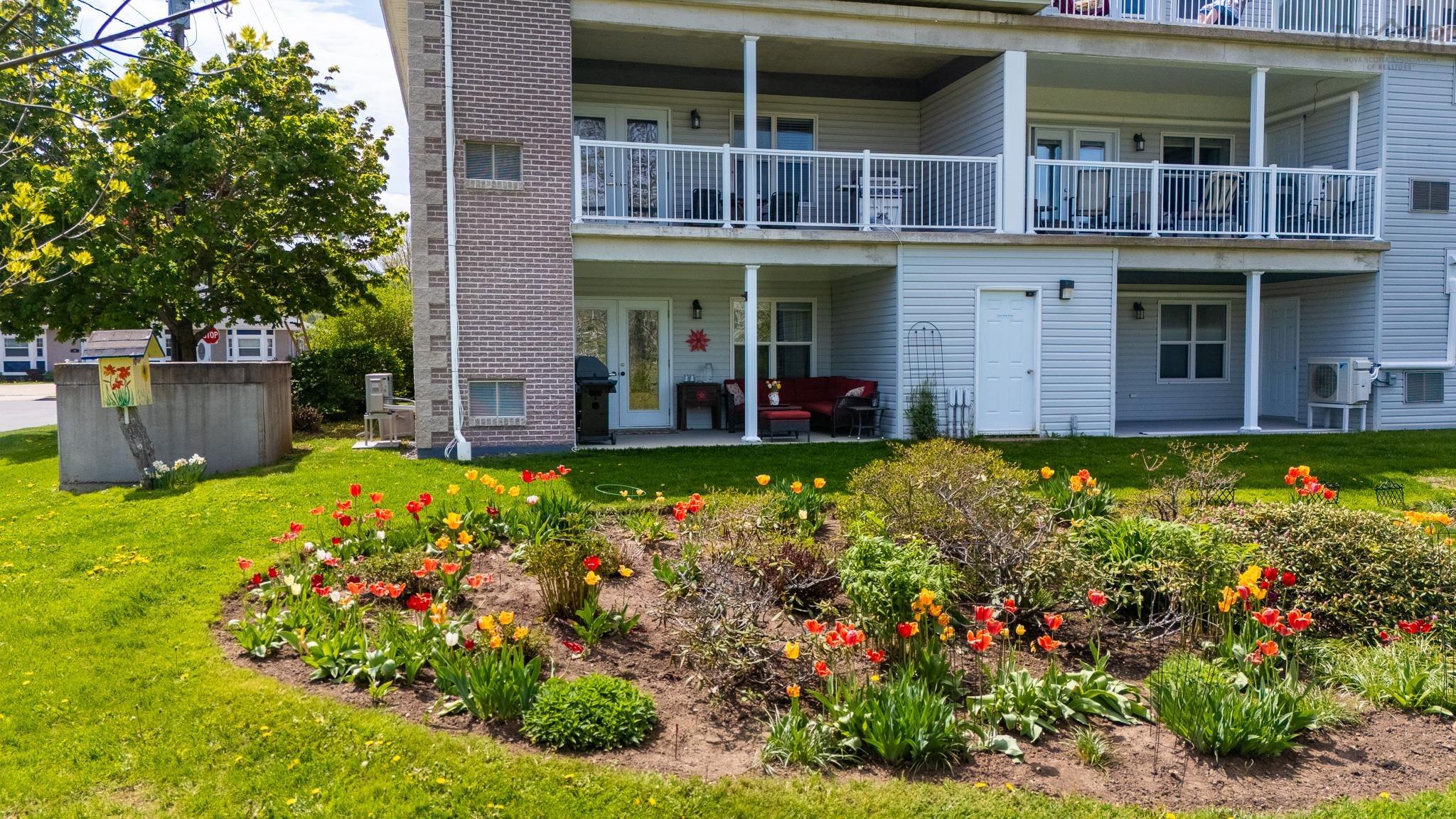 $439,000.00: 101 42 Bigelow Street, Wolfville