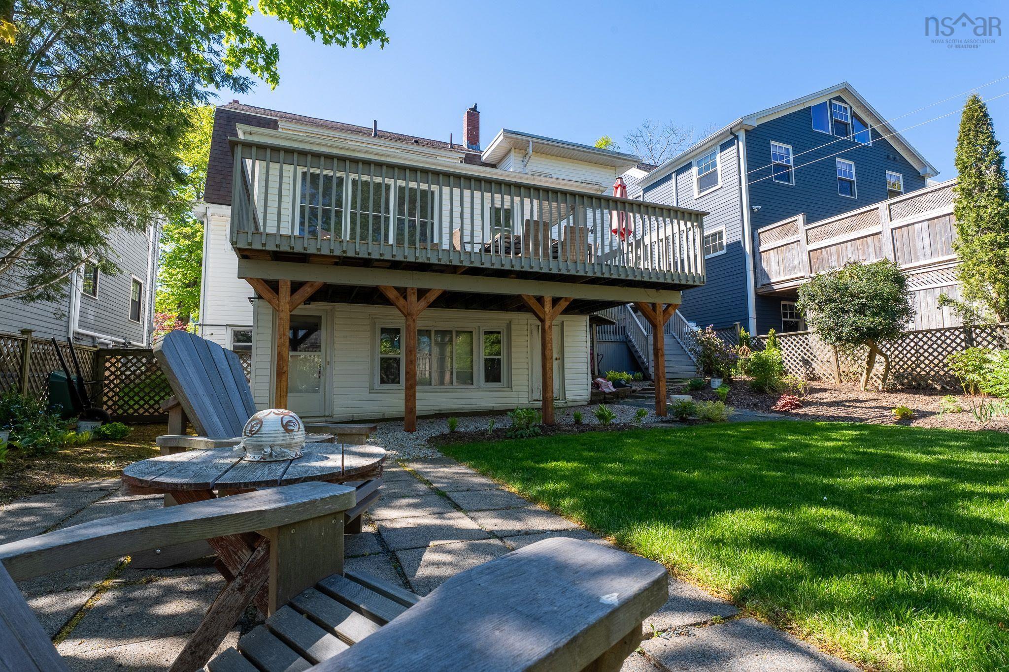 $1,695,000.00: 6031 Oakland Road, Halifax