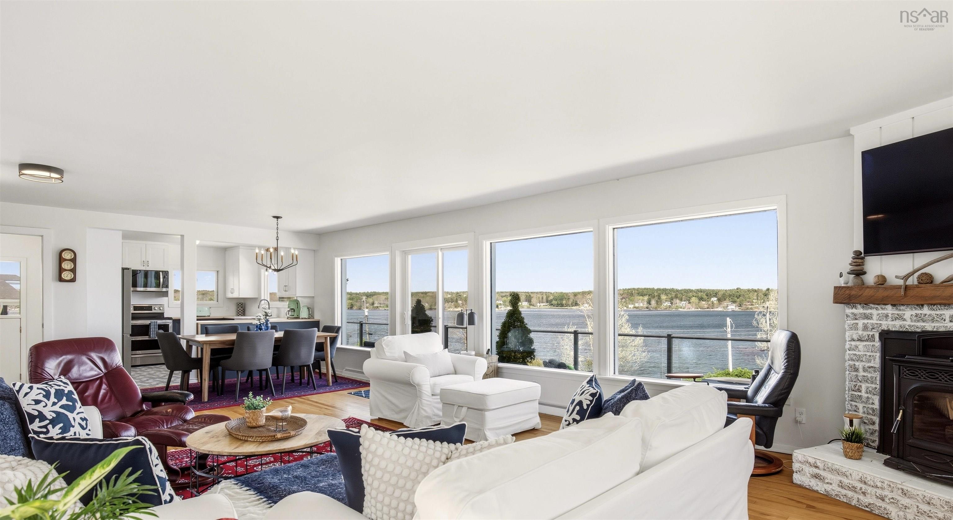 $1,195,000.00: 9222 Highway 3 Highway, Maders Cove