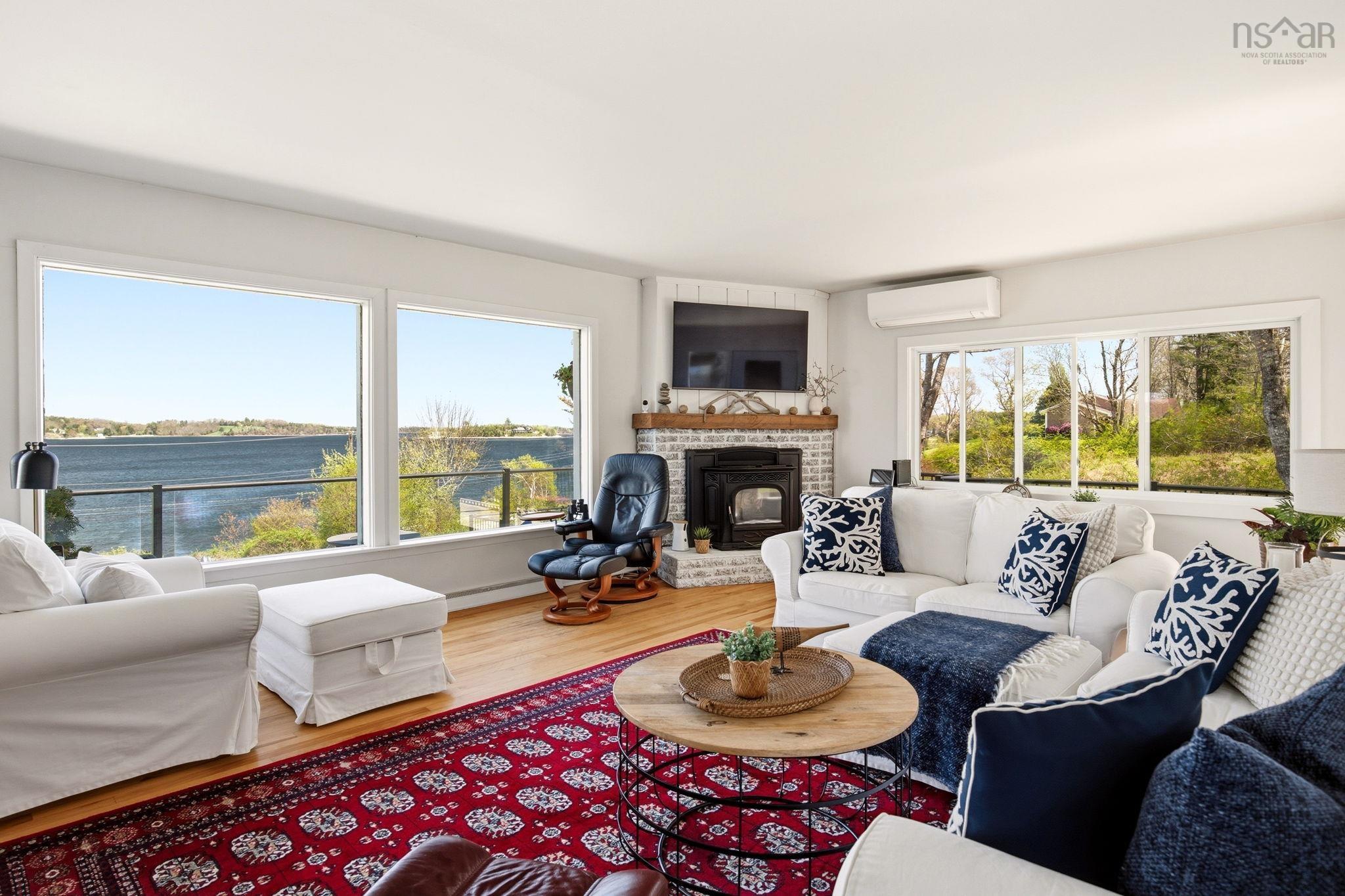 $1,195,000.00: 9222 Highway 3 Highway, Maders Cove