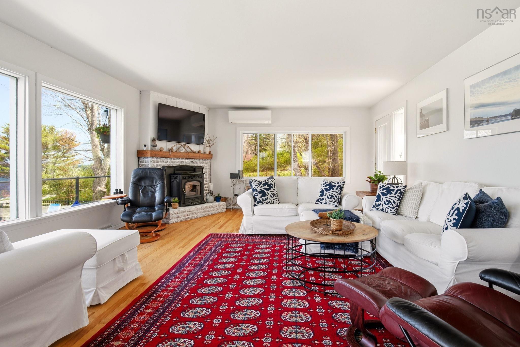 $1,195,000.00: 9222 Highway 3 Highway, Maders Cove