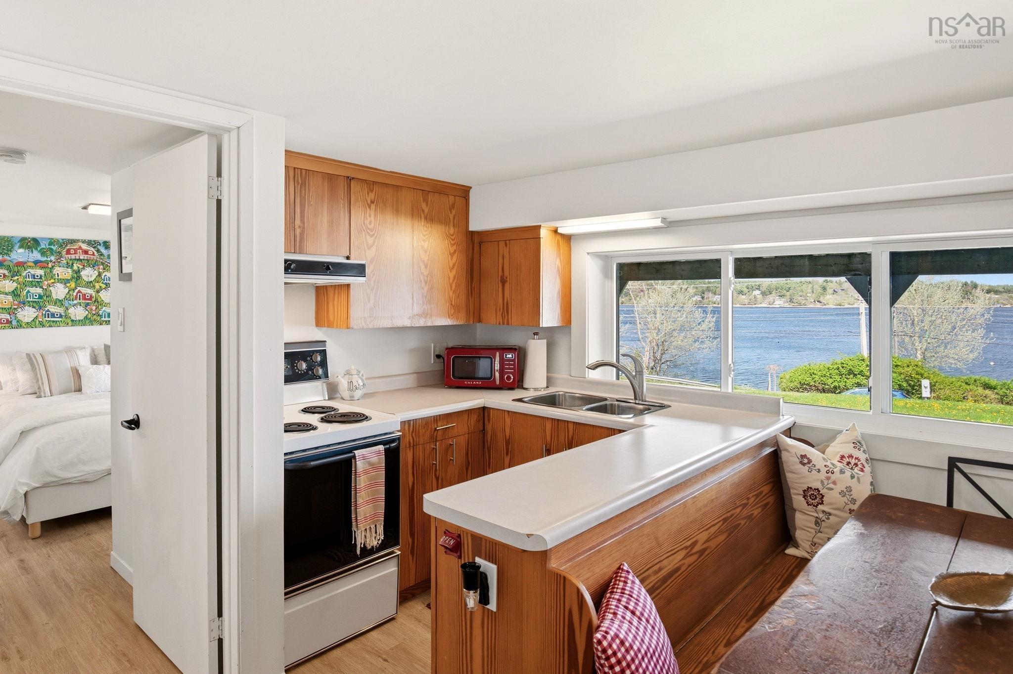 $1,195,000.00: 9222 Highway 3 Highway, Maders Cove