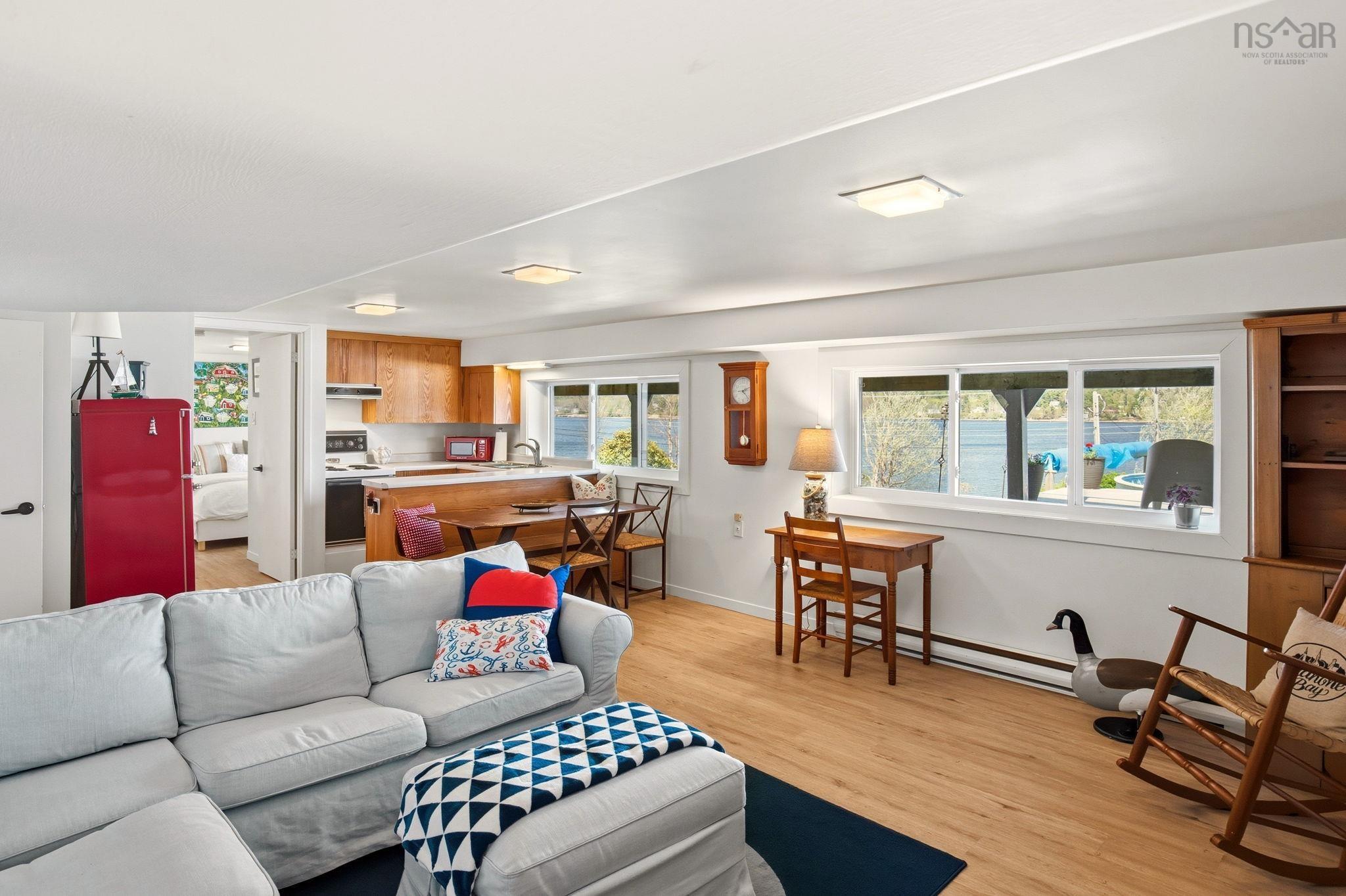 $1,195,000.00: 9222 Highway 3 Highway, Maders Cove