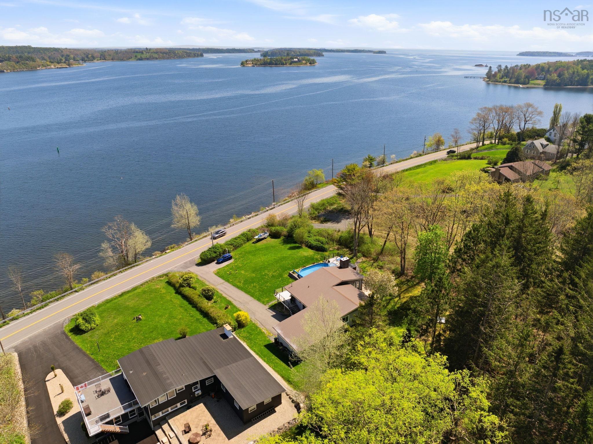 $1,195,000.00: 9222 Highway 3 Highway, Maders Cove