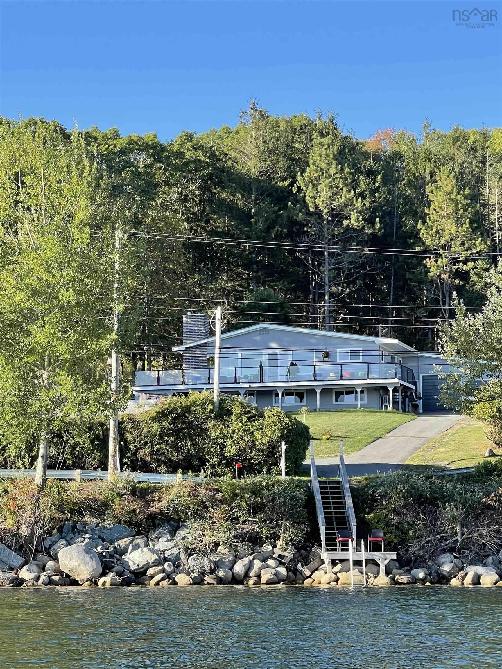 $1,195,000.00: 9222 Highway 3 Highway, Maders Cove
