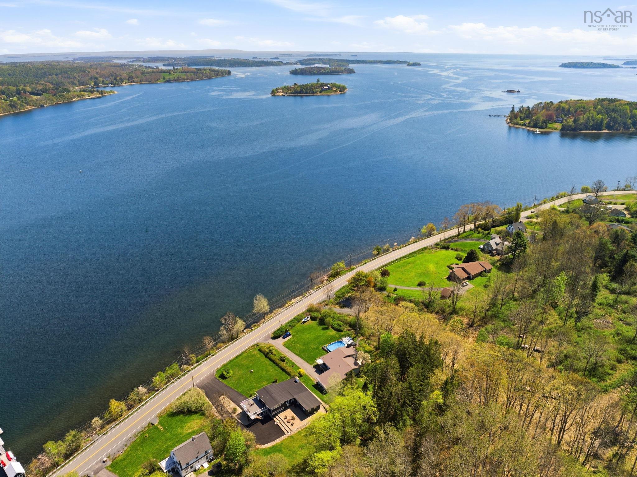 $1,195,000.00: 9222 Highway 3 Highway, Maders Cove
