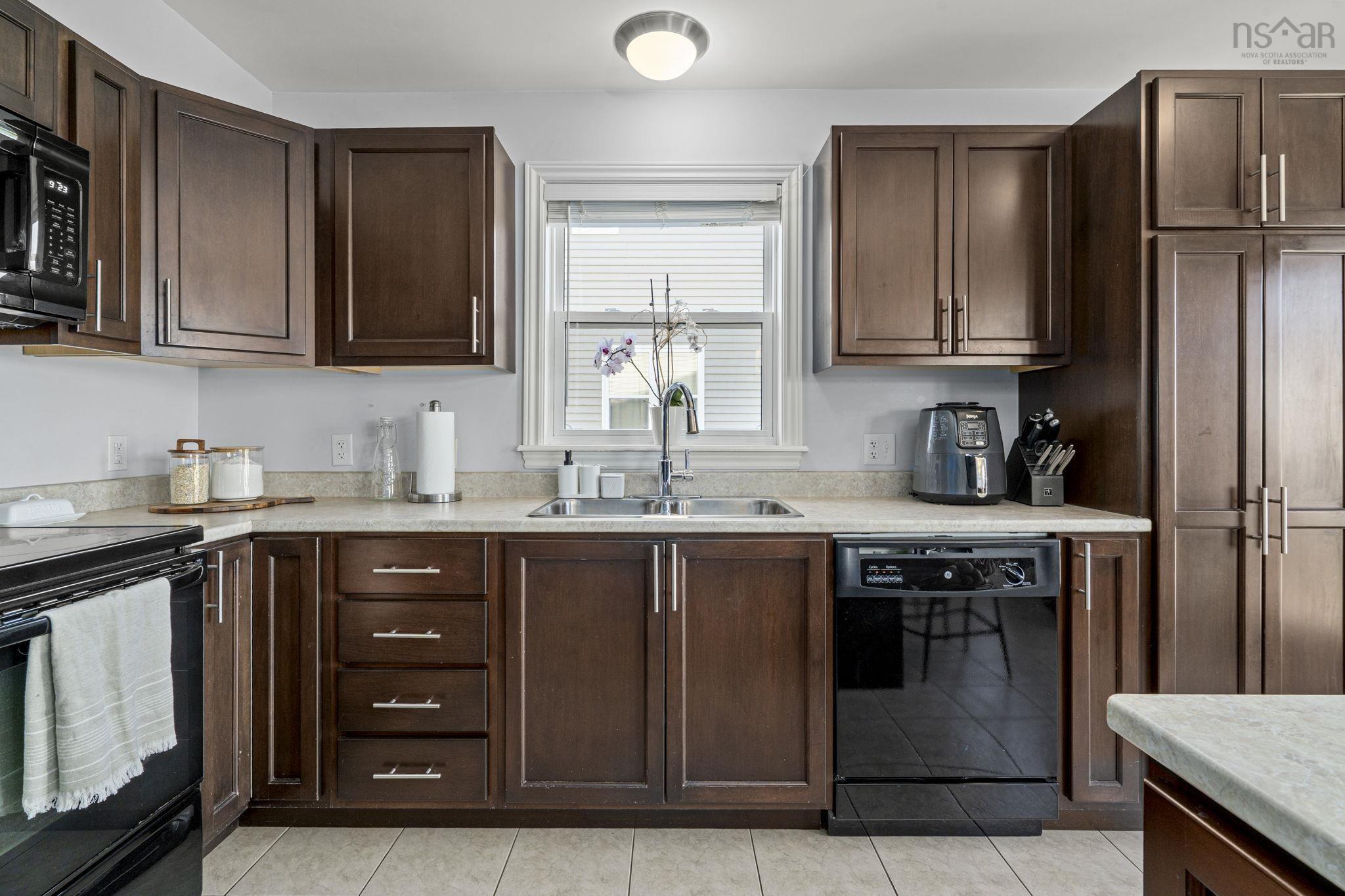 $549,900.00: 77 Katrina Crescent, Halifax