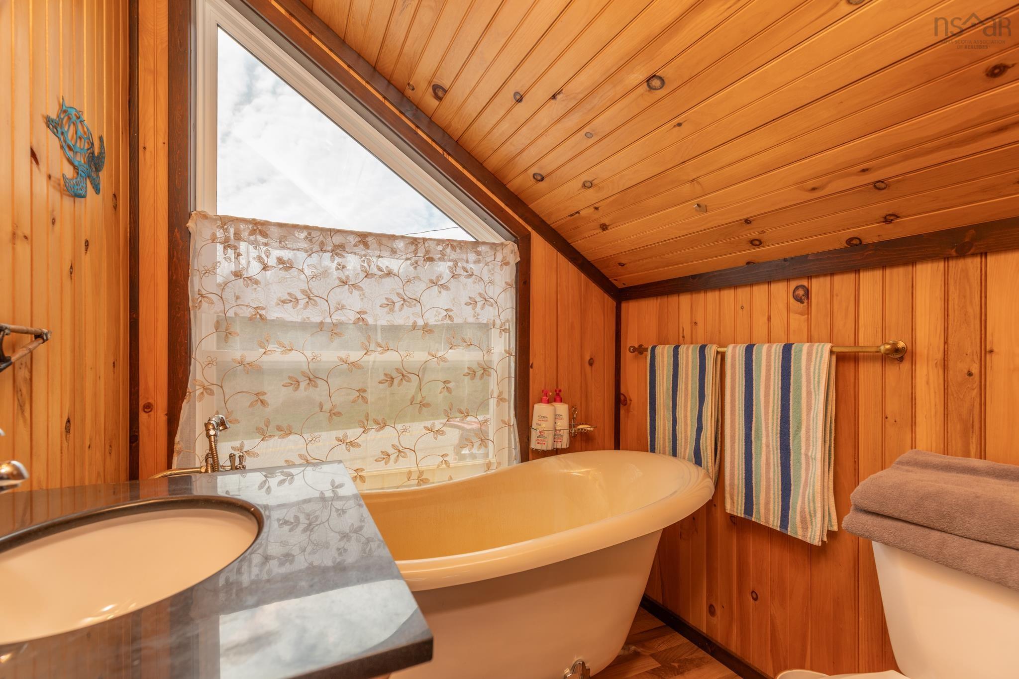 $297,000.00: 1501 Highway 304, Cape Forchu