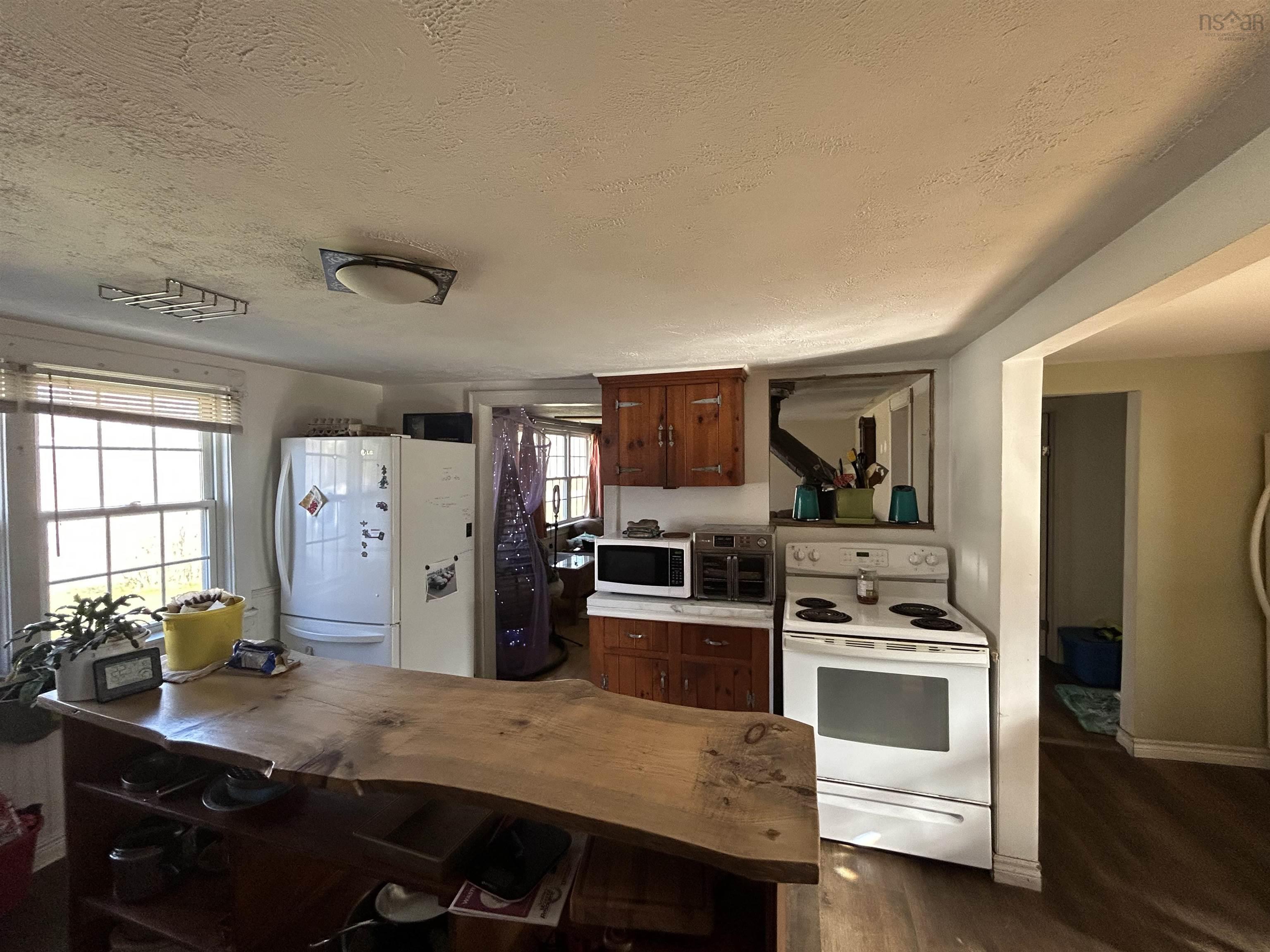$218,500.00: 1691 Greenfield Road, Greenfield
