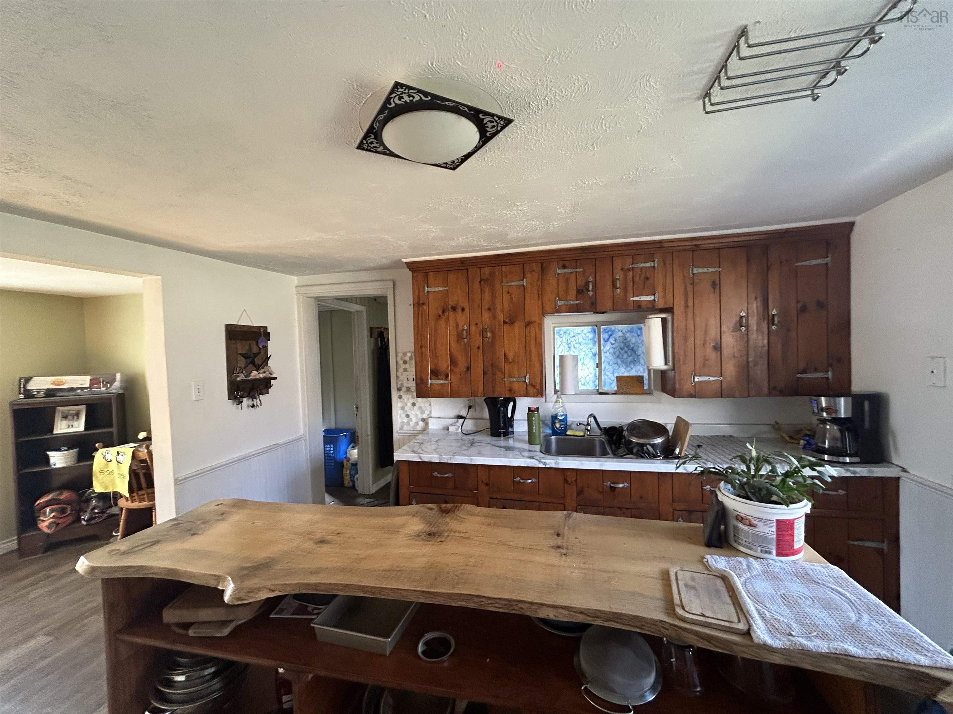 $218,500.00: 1691 Greenfield Road, Greenfield