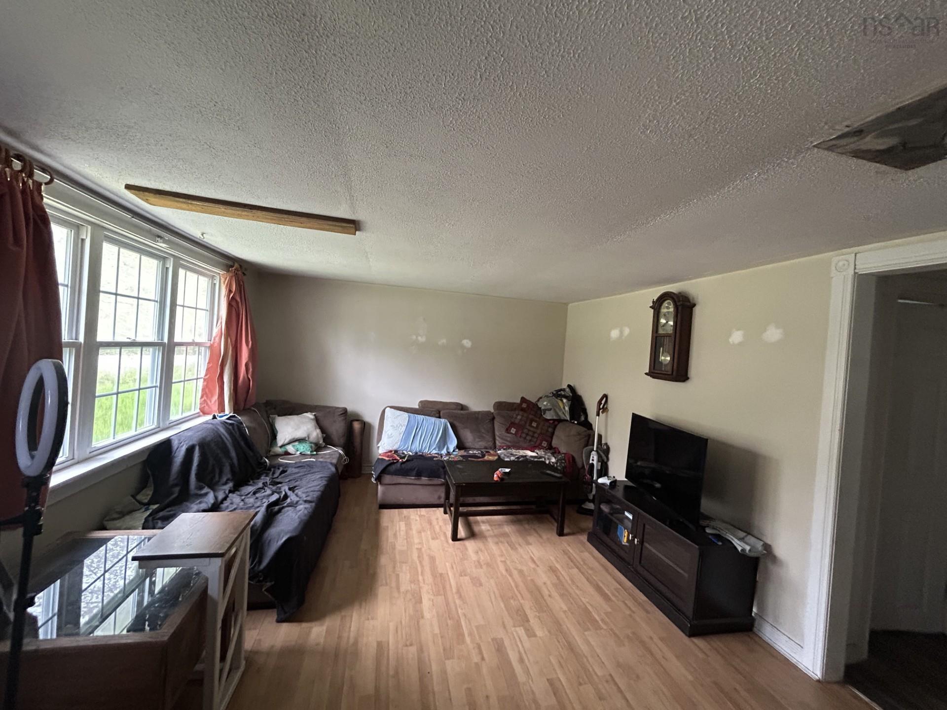 $218,500.00: 1691 Greenfield Road, Greenfield