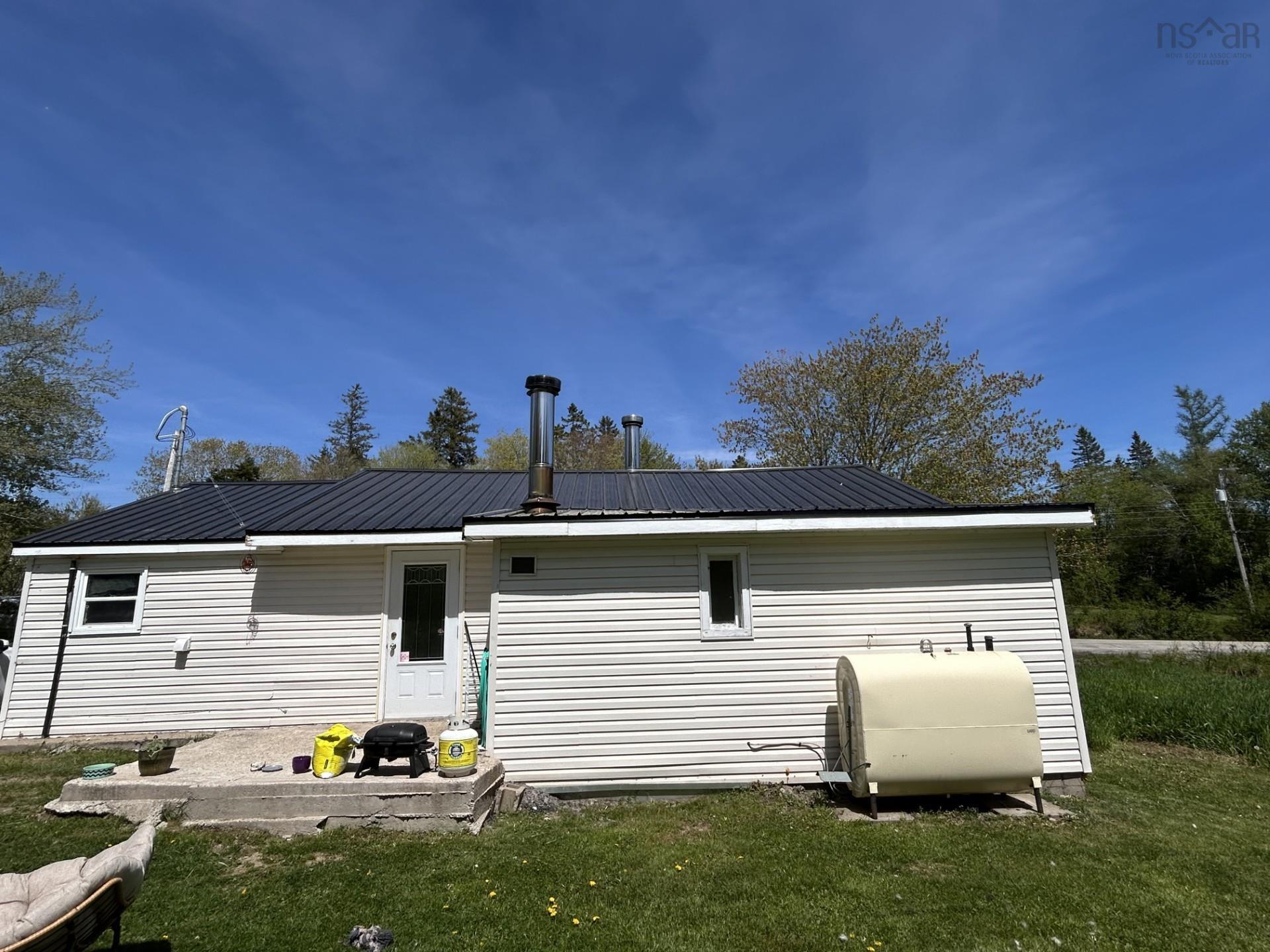 $218,500.00: 1691 Greenfield Road, Greenfield