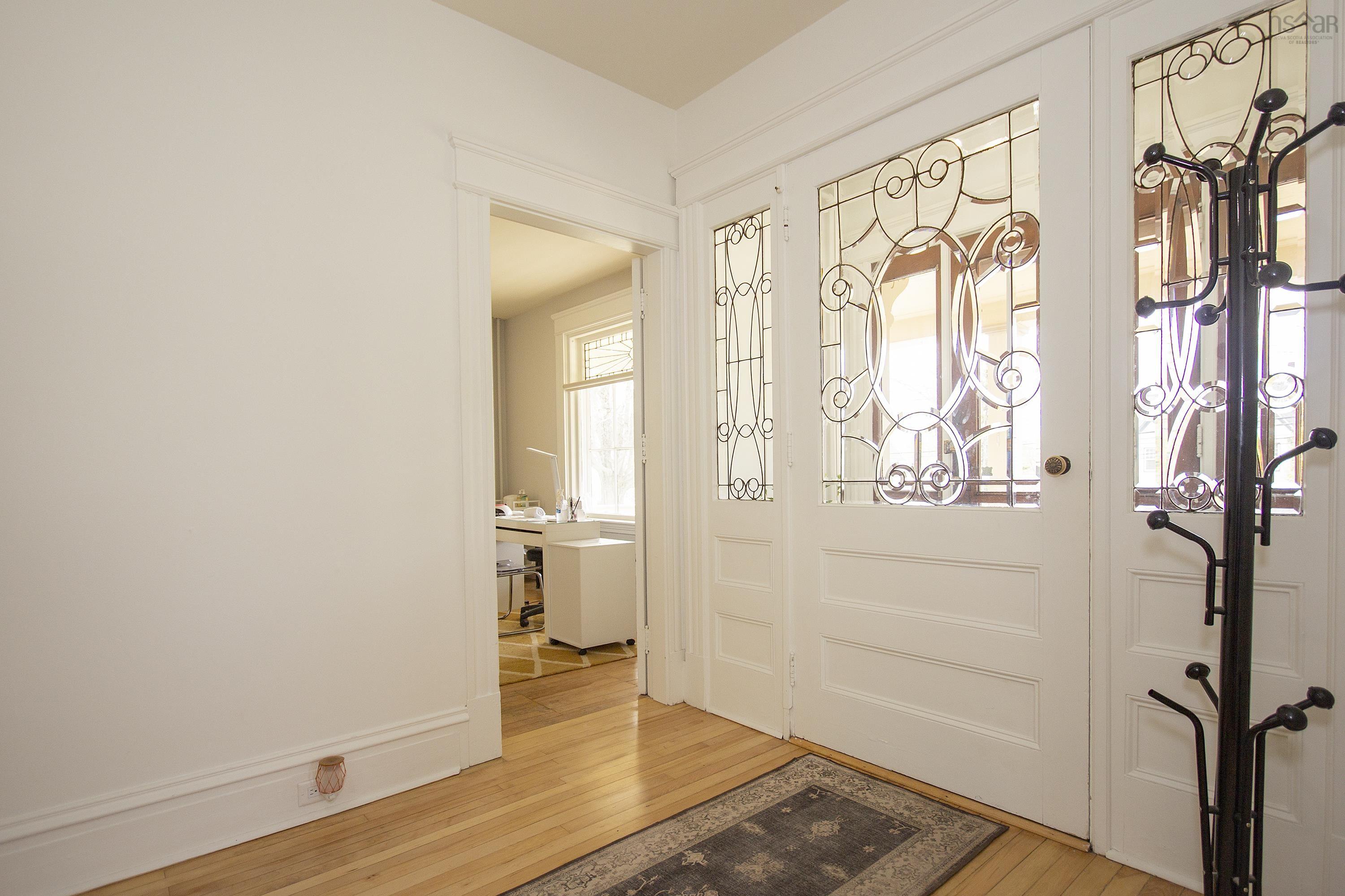 $379,900.00: 159 Victoria Street E, Amherst