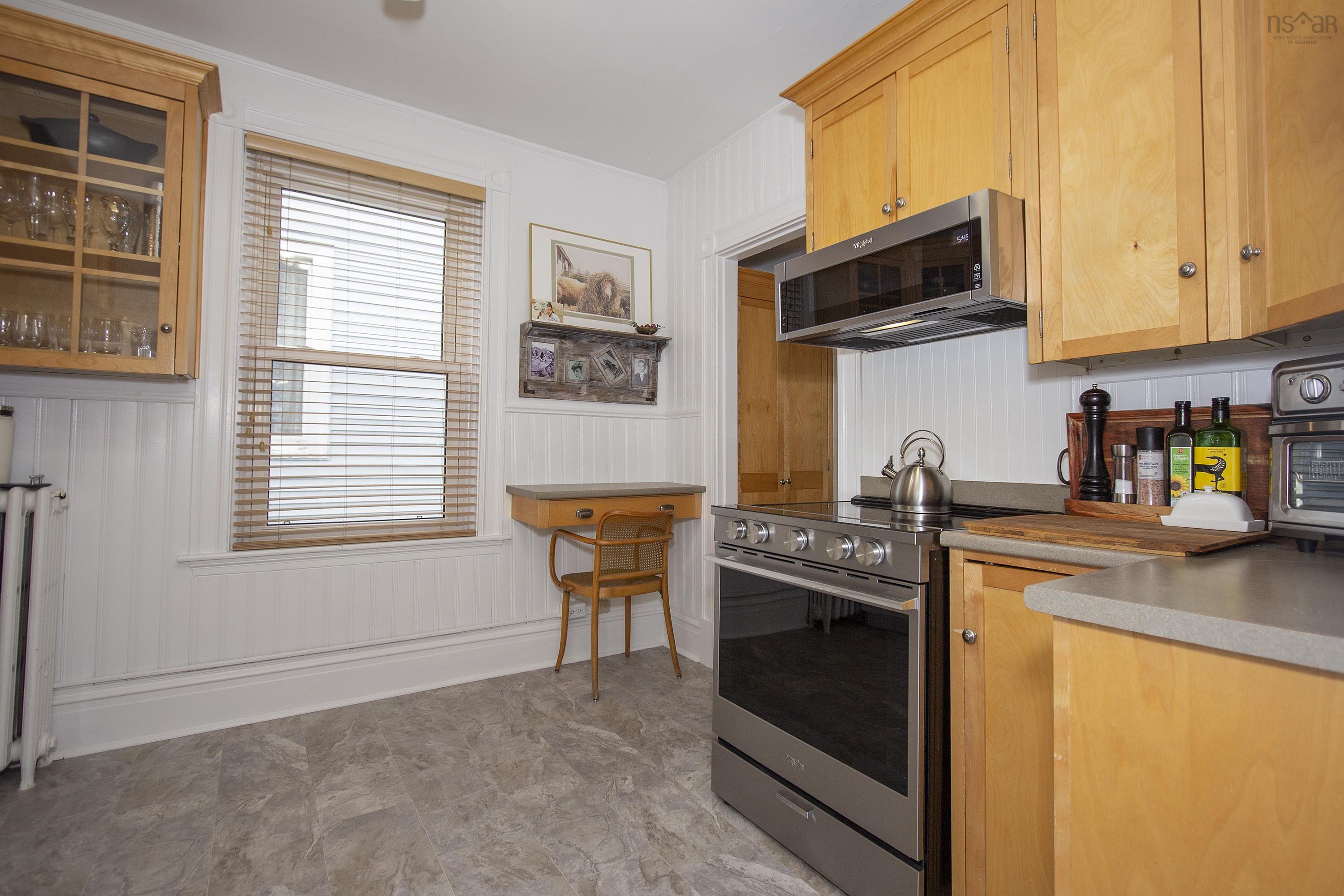 $379,900.00: 159 Victoria Street E, Amherst