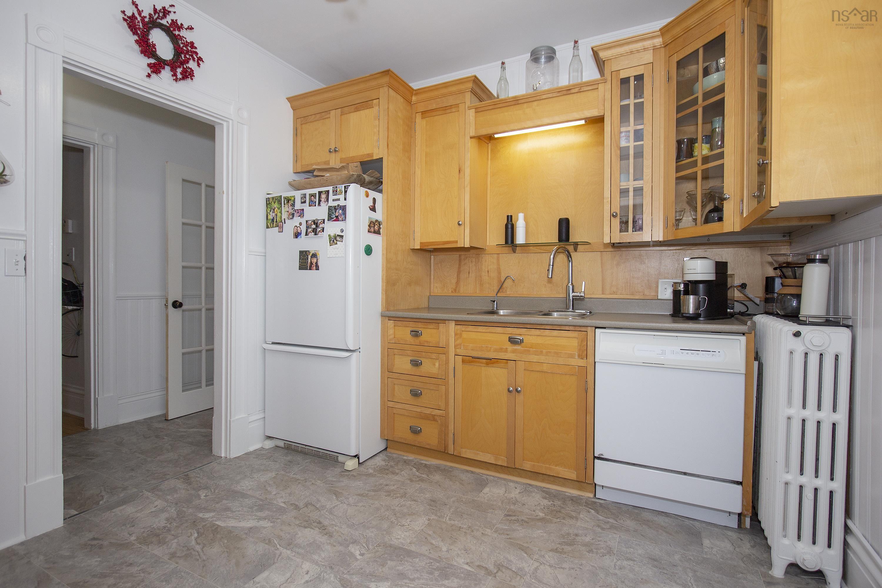 $379,900.00: 159 Victoria Street E, Amherst