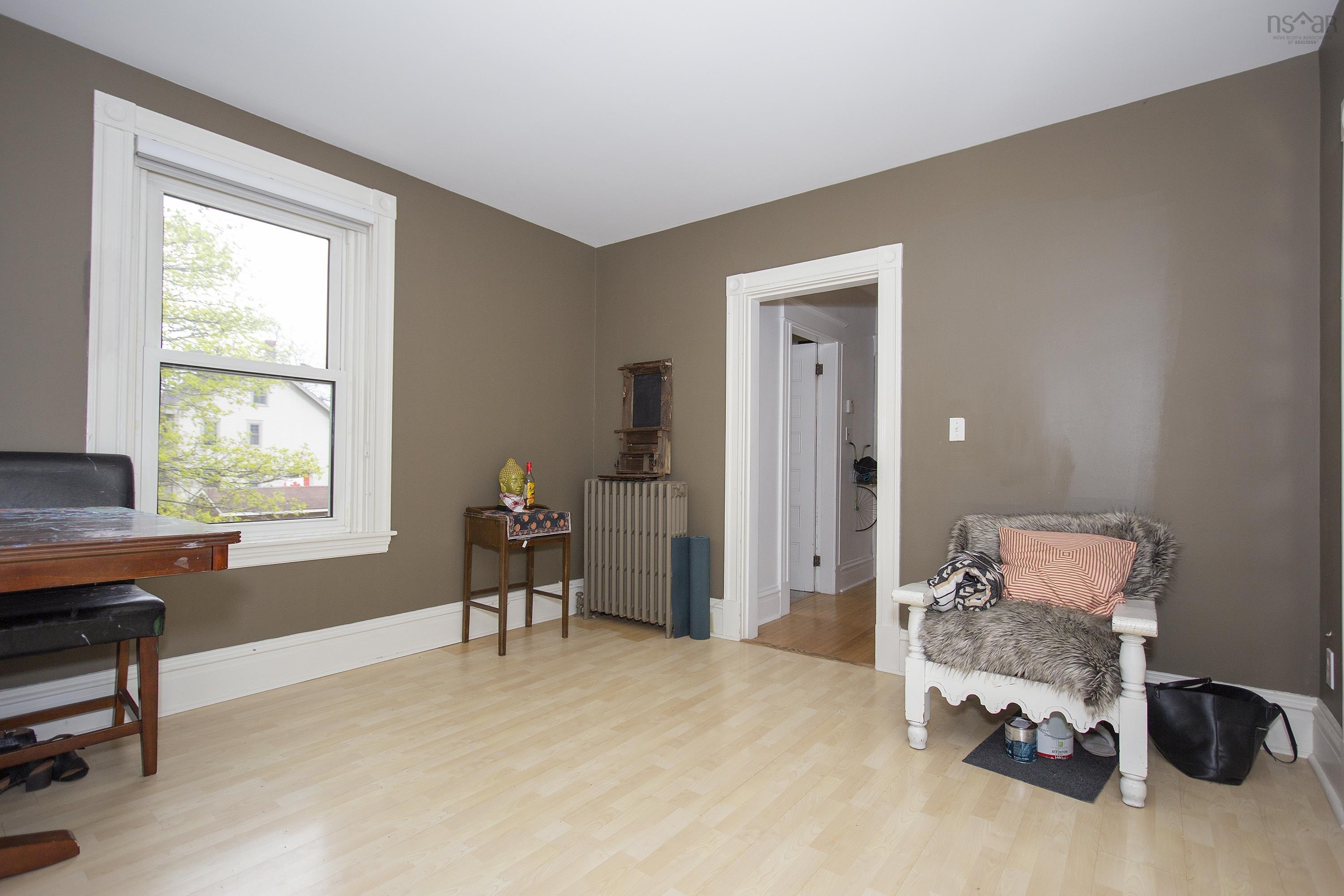 $379,900.00: 159 Victoria Street E, Amherst