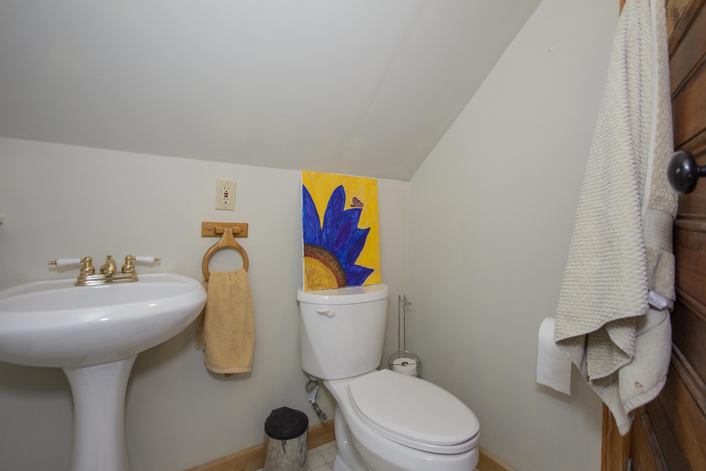 $379,900.00: 159 Victoria Street E, Amherst