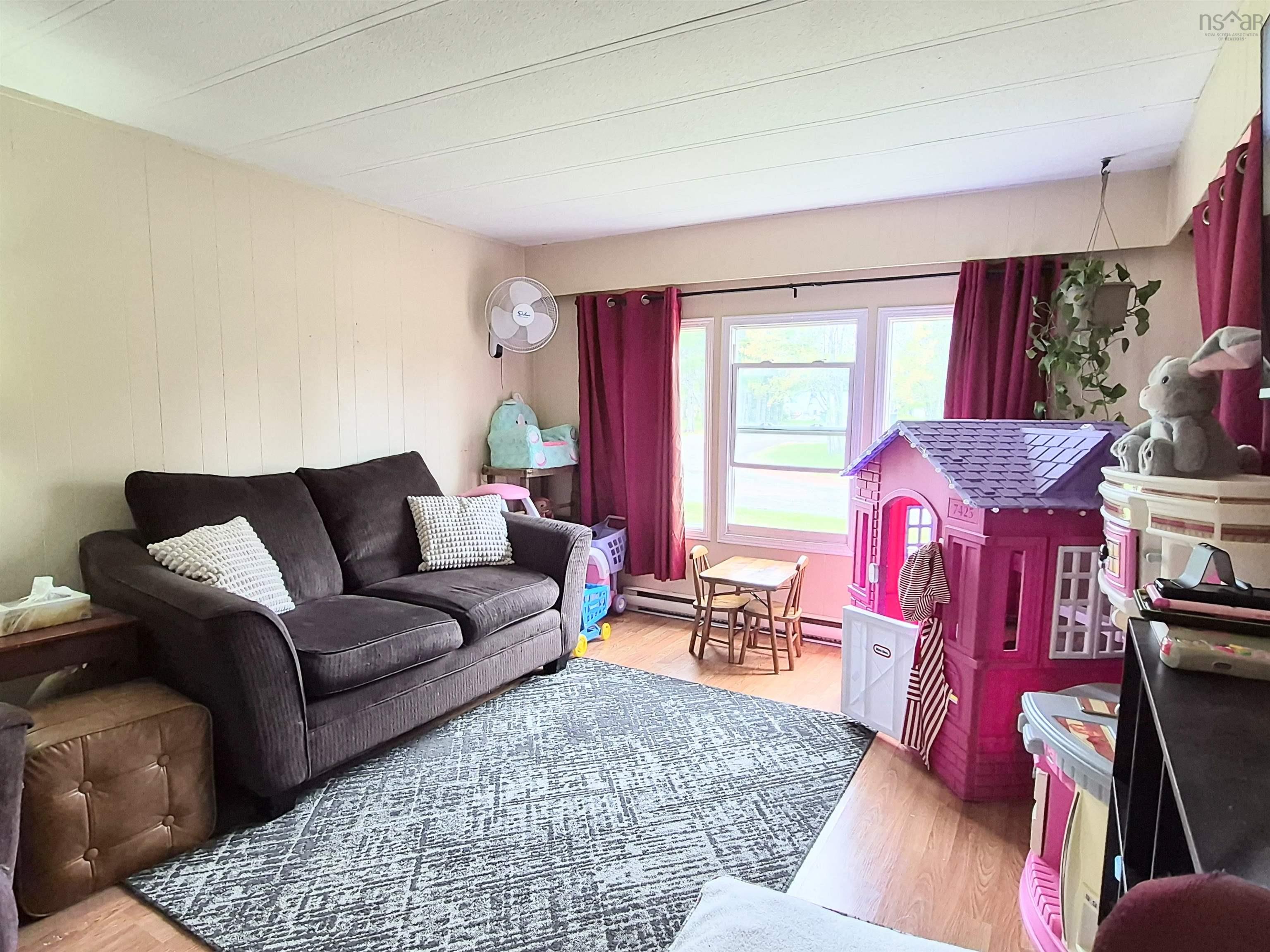 $127,900.00: 10 Bayview Drive, Amherst