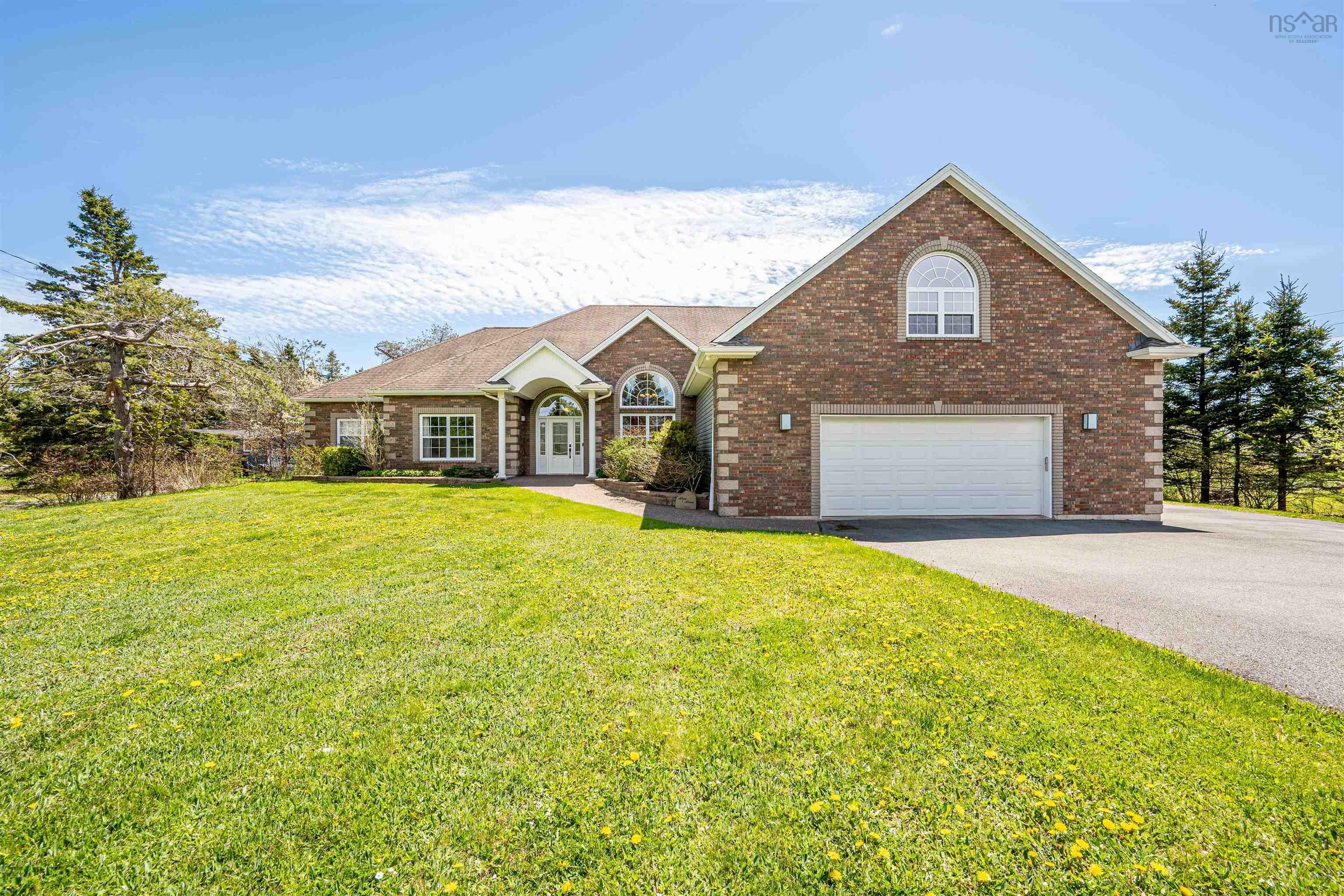 $1,249,900.00: 262 Bellefontaine Road, Middle Porters Lake