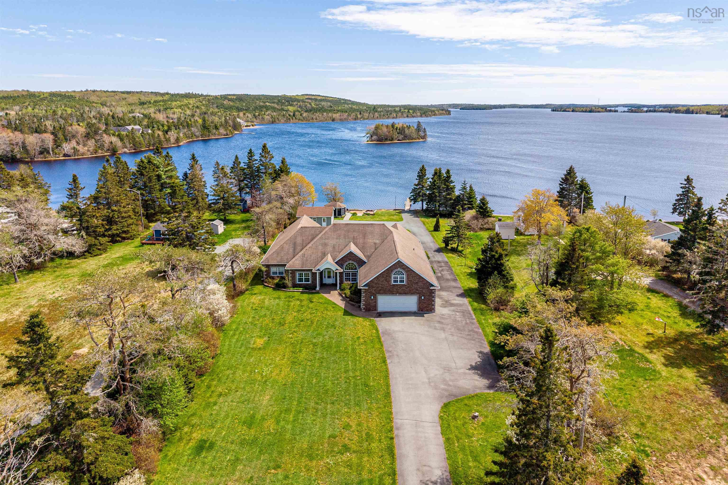 $1,249,900.00: 262 Bellefontaine Road, Middle Porters Lake
