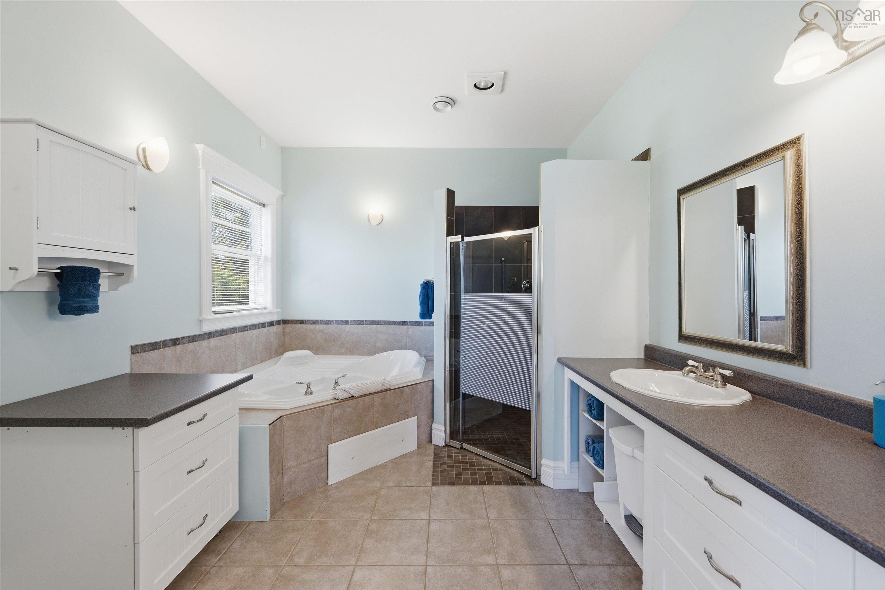 $1,249,900.00: 262 Bellefontaine Road, Middle Porters Lake