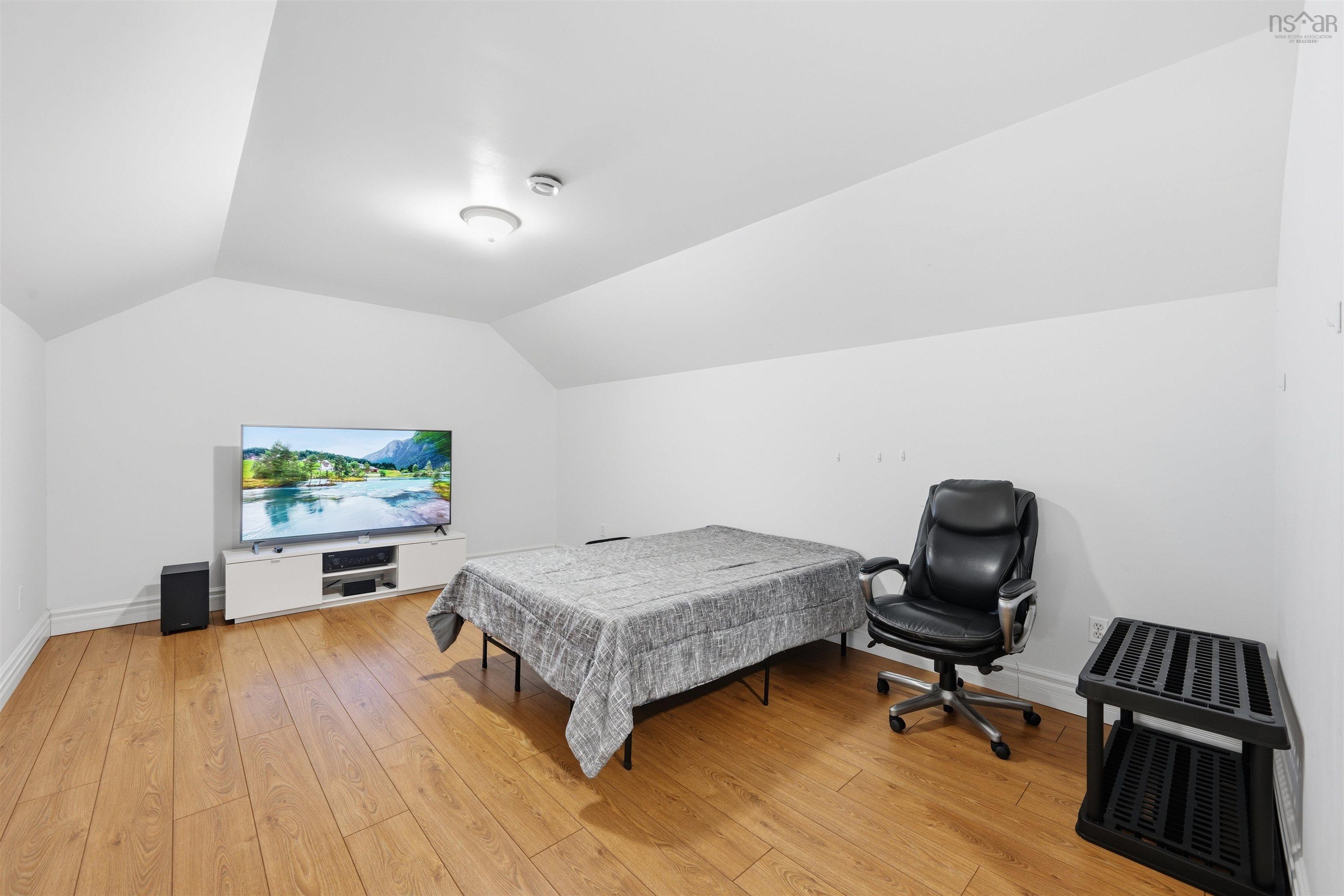 $1,249,900.00: 262 Bellefontaine Road, Middle Porters Lake