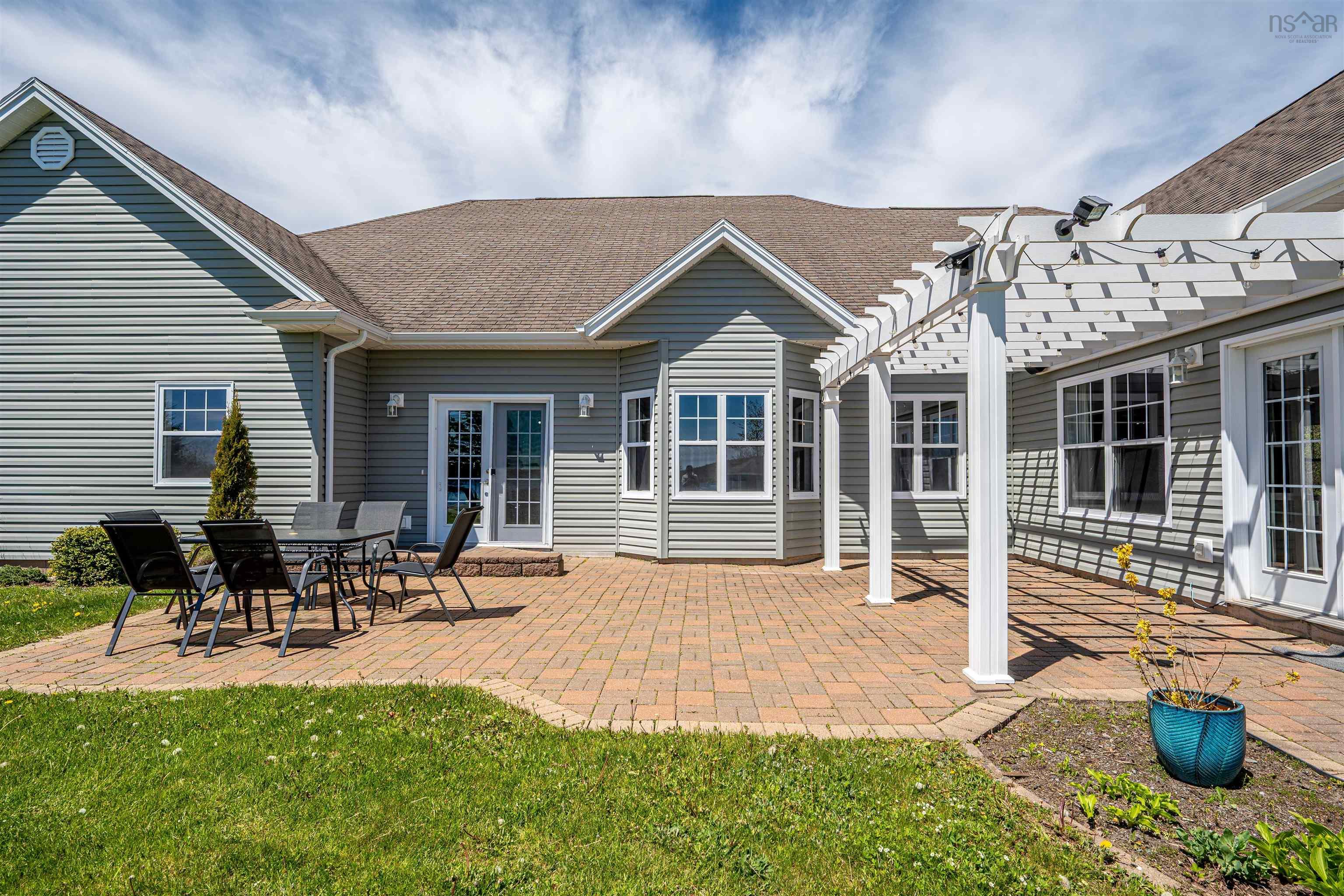 $1,249,900.00: 262 Bellefontaine Road, Middle Porters Lake
