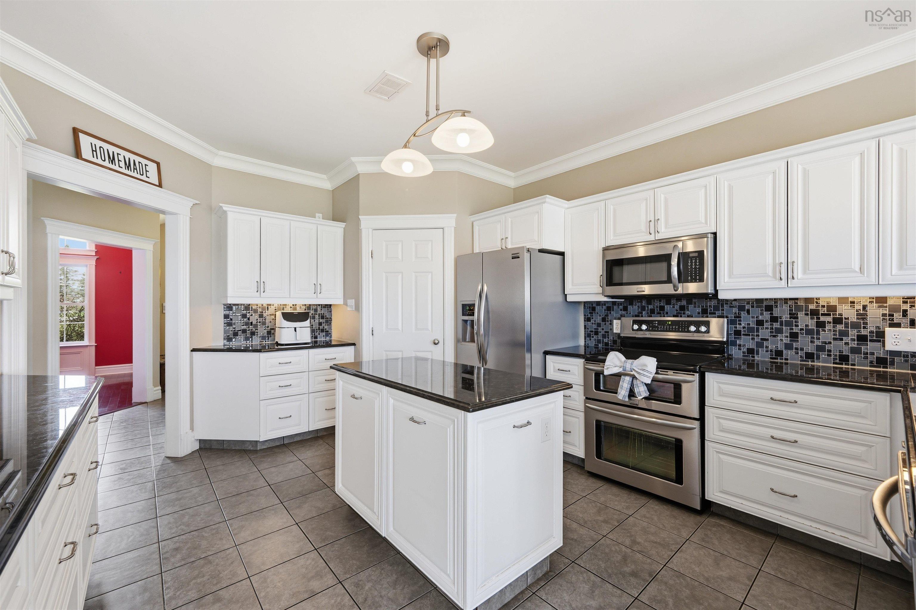 $1,249,900.00: 262 Bellefontaine Road, Middle Porters Lake