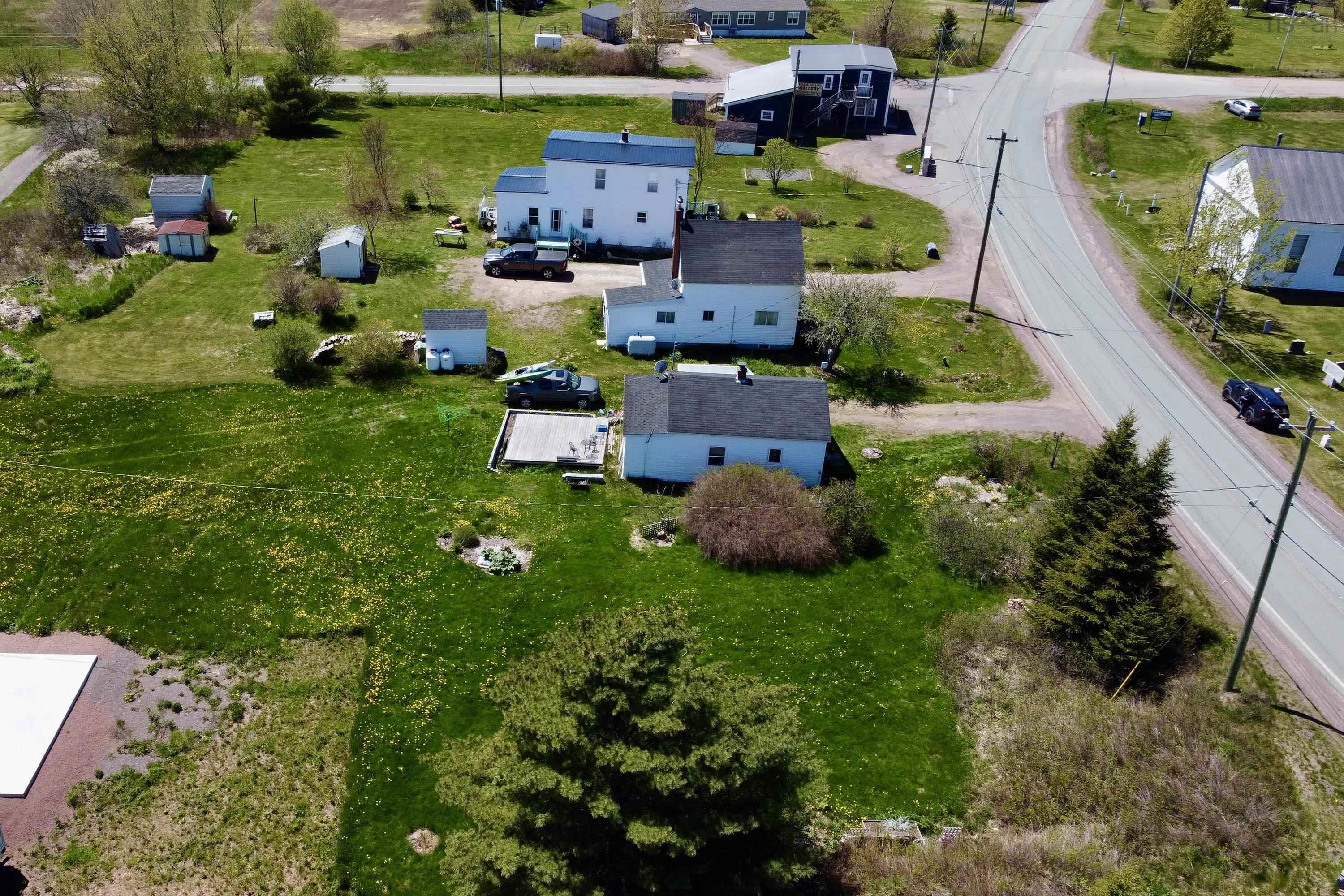 $114,900.00: 10194 Highway 209, Diligent River