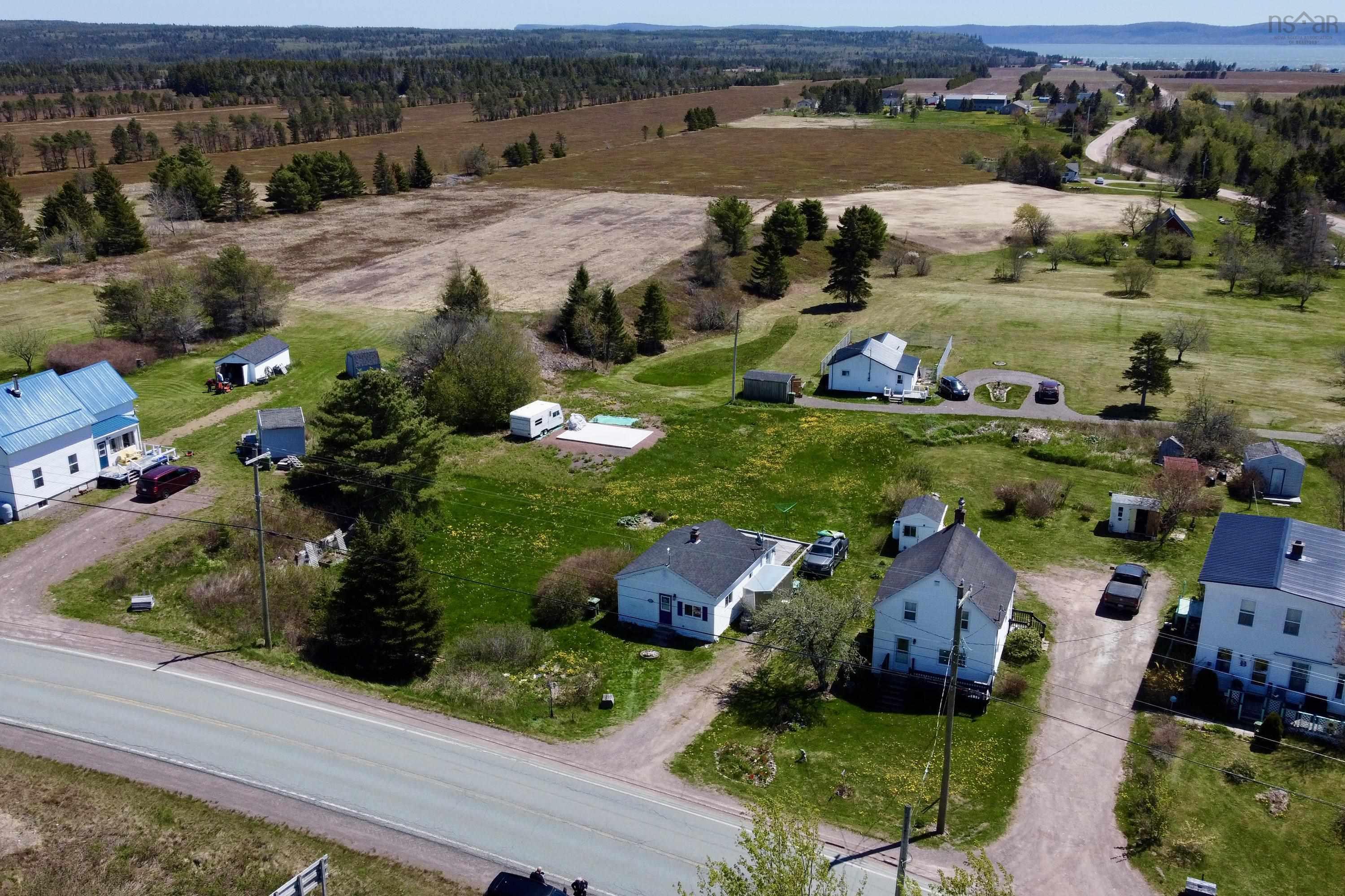 $114,900.00: 10194 Highway 209, Diligent River