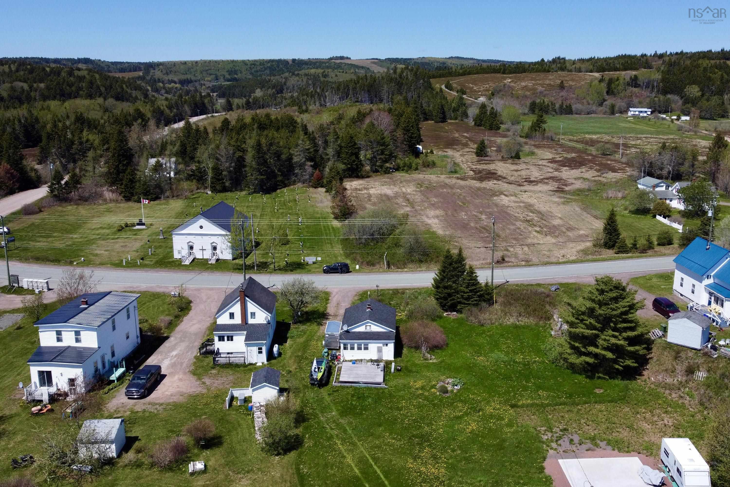 $114,900.00: 10194 Highway 209, Diligent River