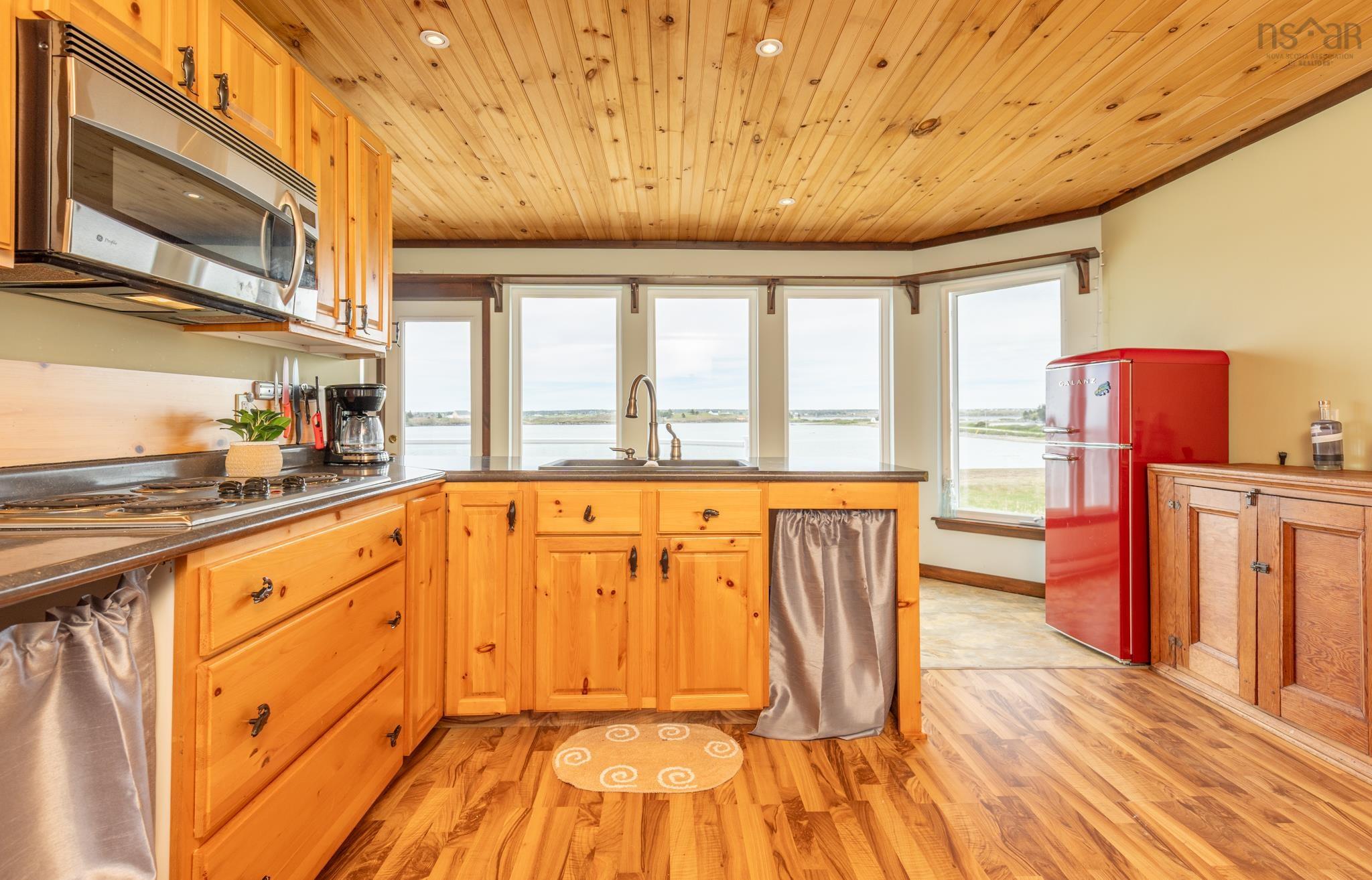 $297,000.00: 1501 Highway 304, Cape Forchu