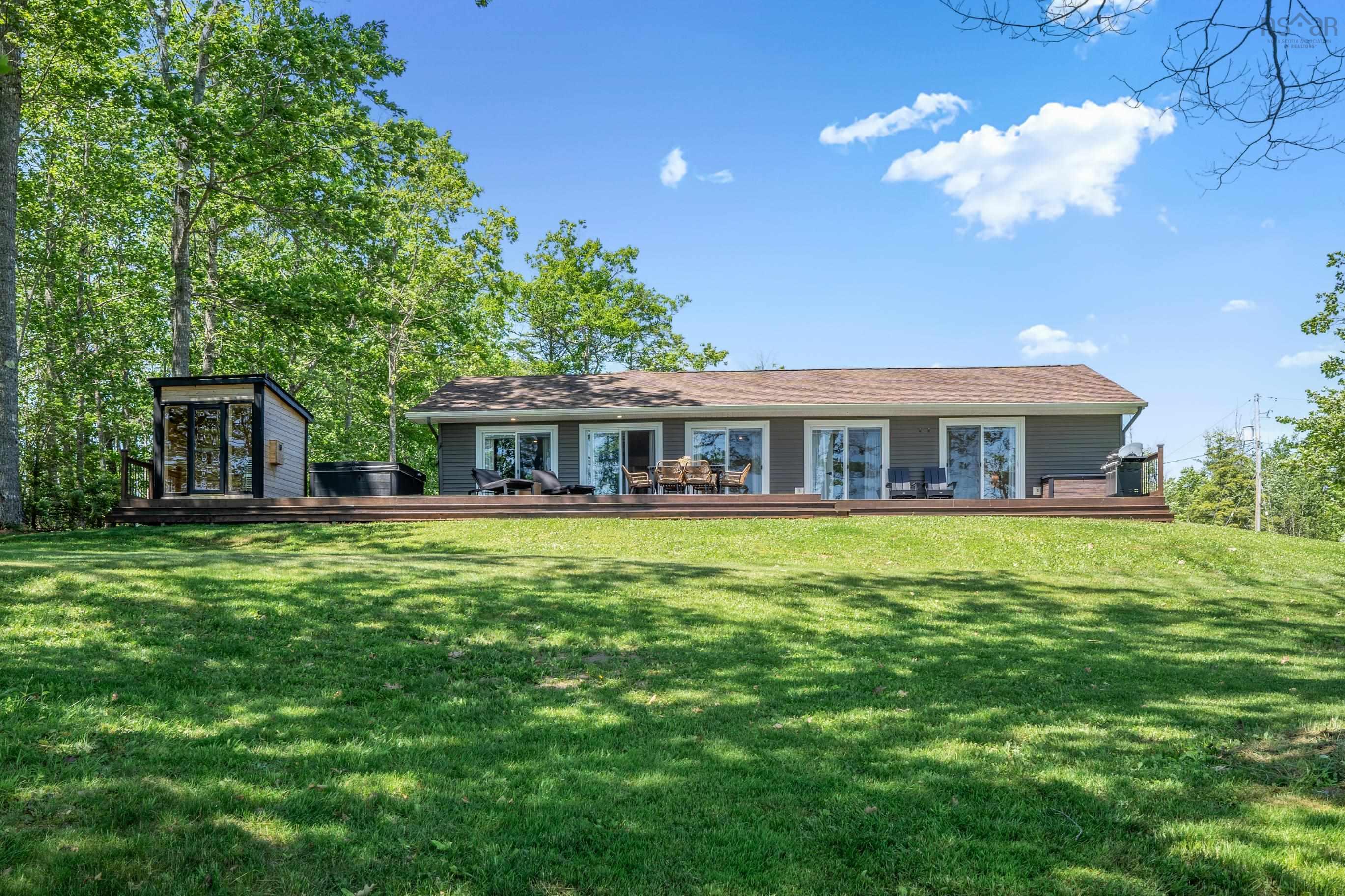 $1,279,000.00: 40 Martins Point Road, Enfield